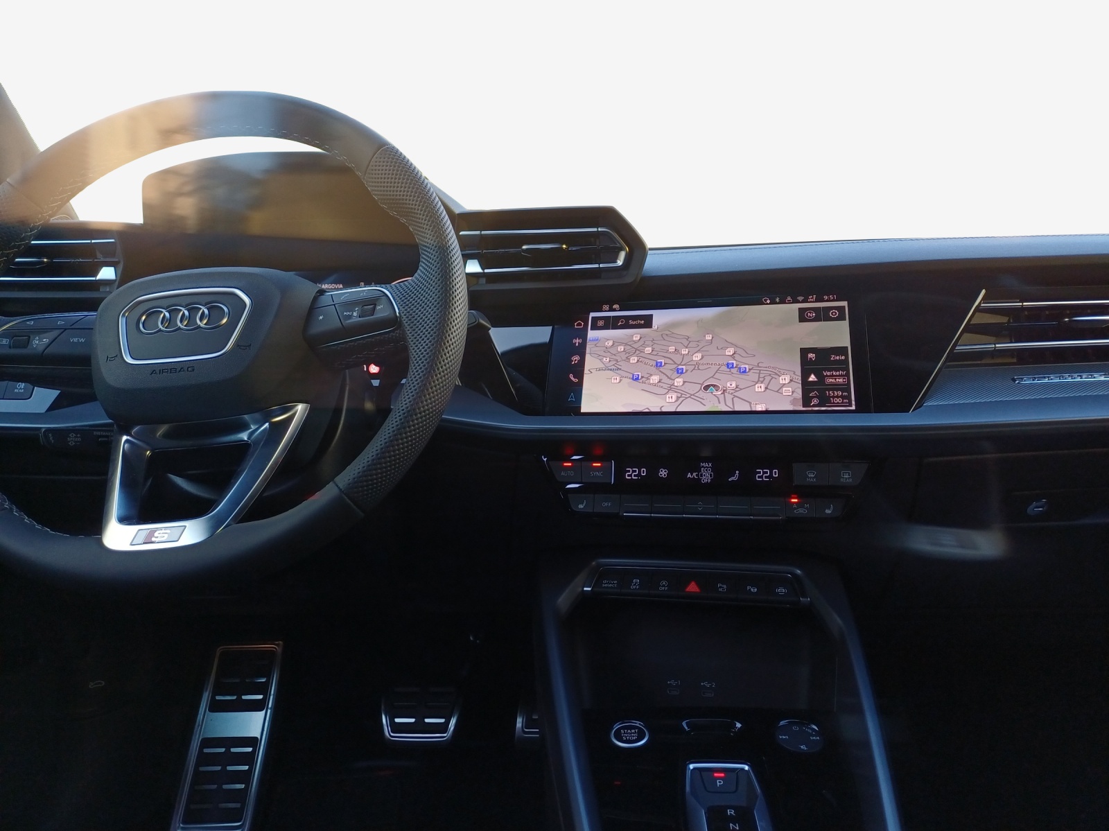 AUDI A3 Sportback TFSI 150 kW quattro S line S tronic-image-10
