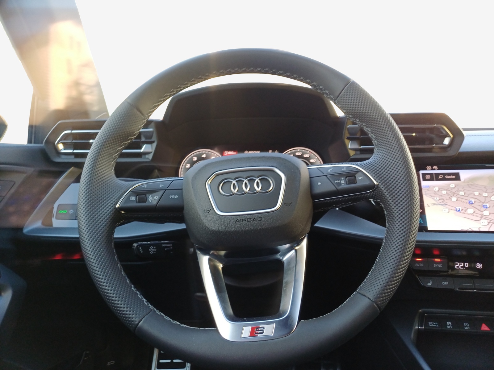 AUDI A3 Sportback TFSI 150 kW quattro S line S tronic-image-9