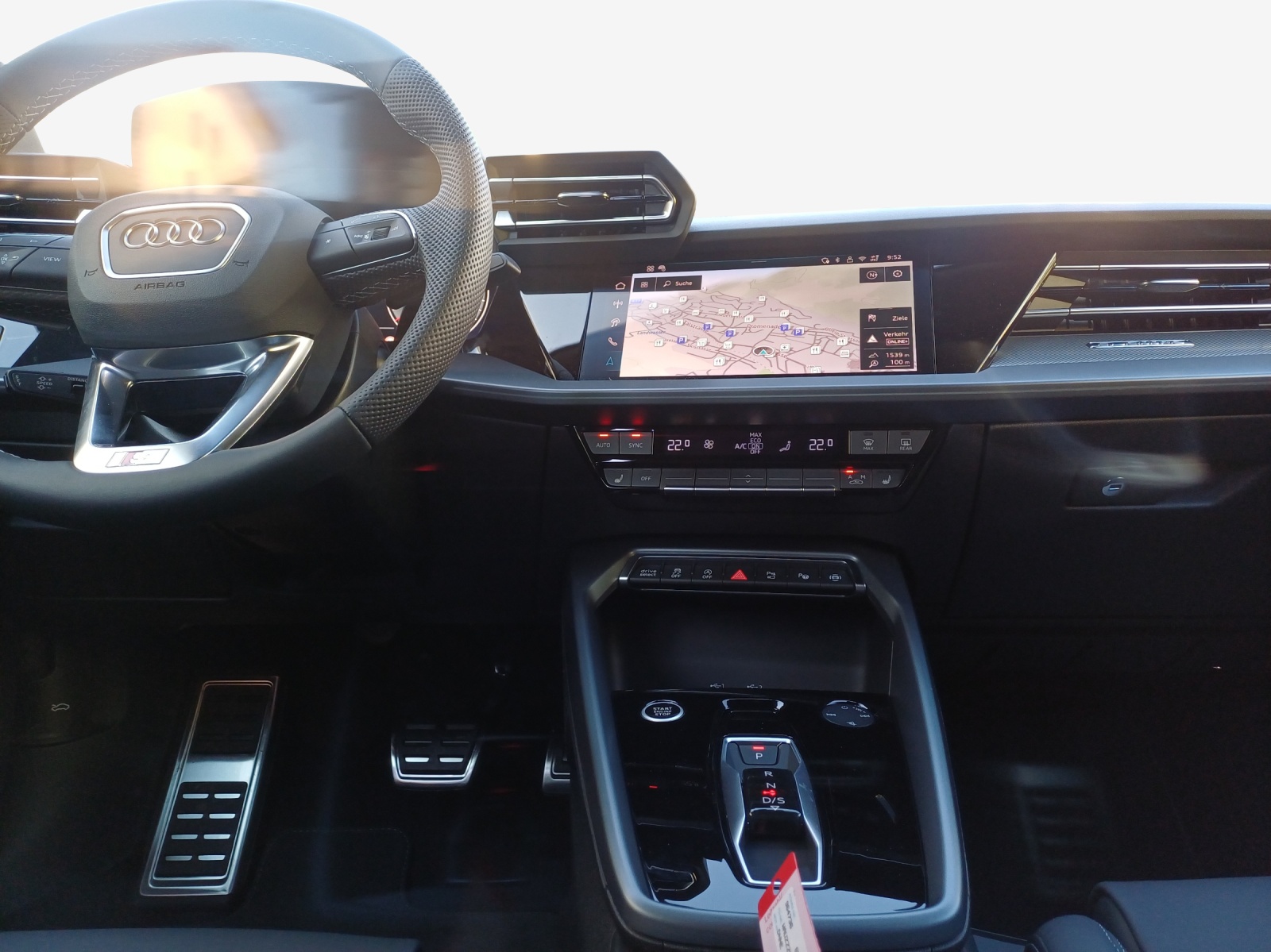 AUDI A3 Sportback TFSI 150 kW quattro S line S tronic-image-8