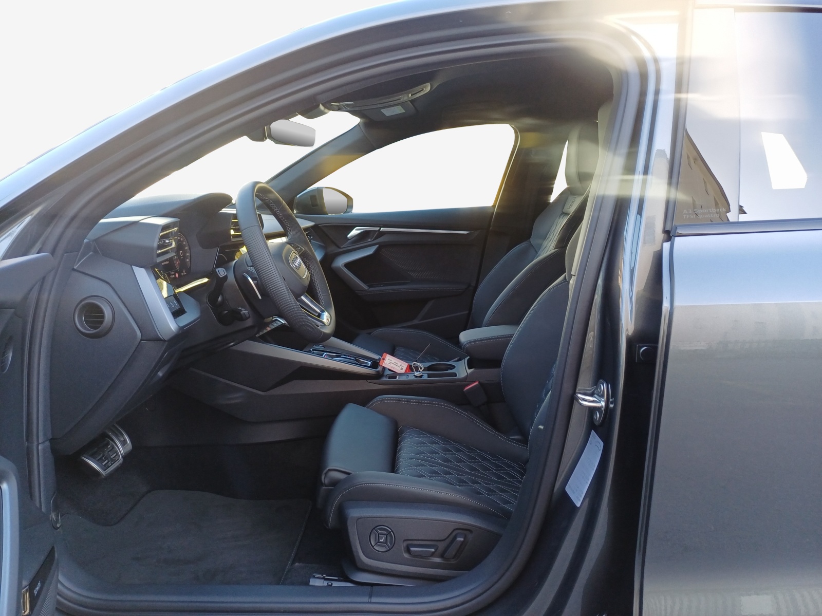 AUDI A3 Sportback TFSI 150 kW quattro S line S tronic-image-7