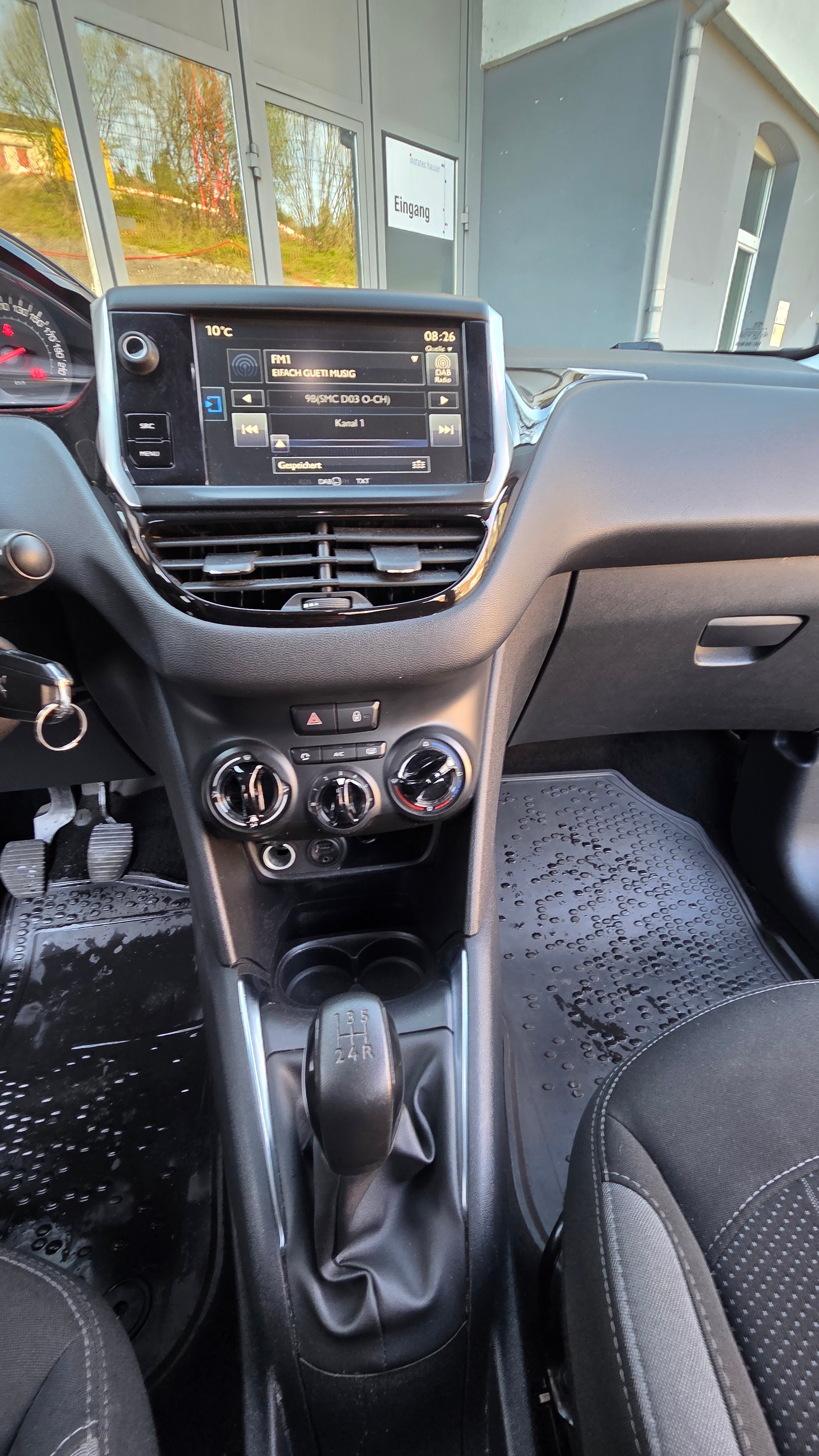 PEUGEOT 208 1.2 VTI Active-image-11