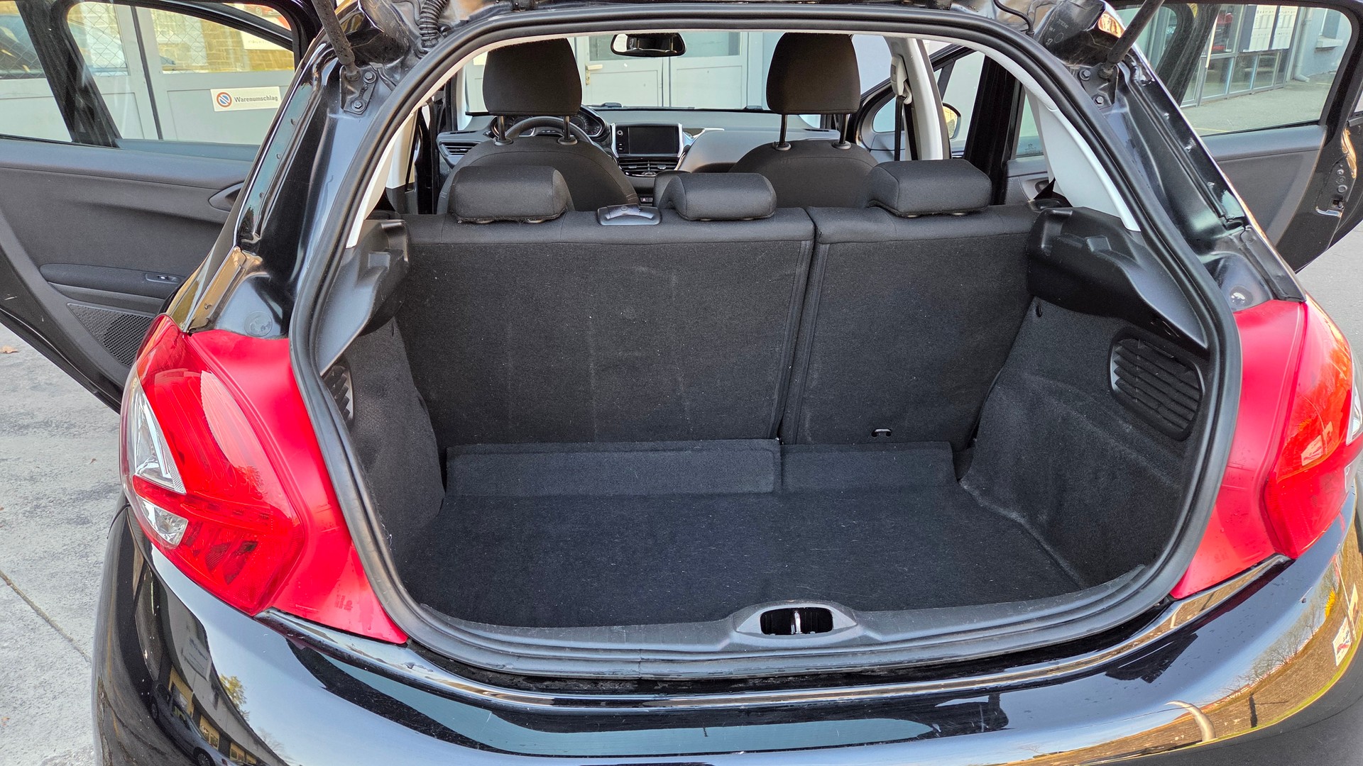 PEUGEOT 208 1.2 VTI Active-image-2