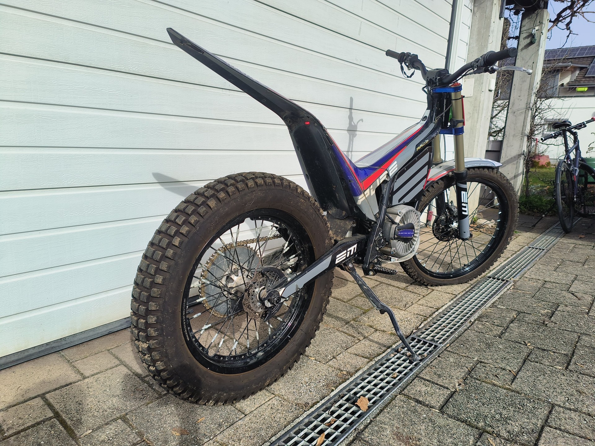 ELECTRIC MOTION Epure Race-image-1
