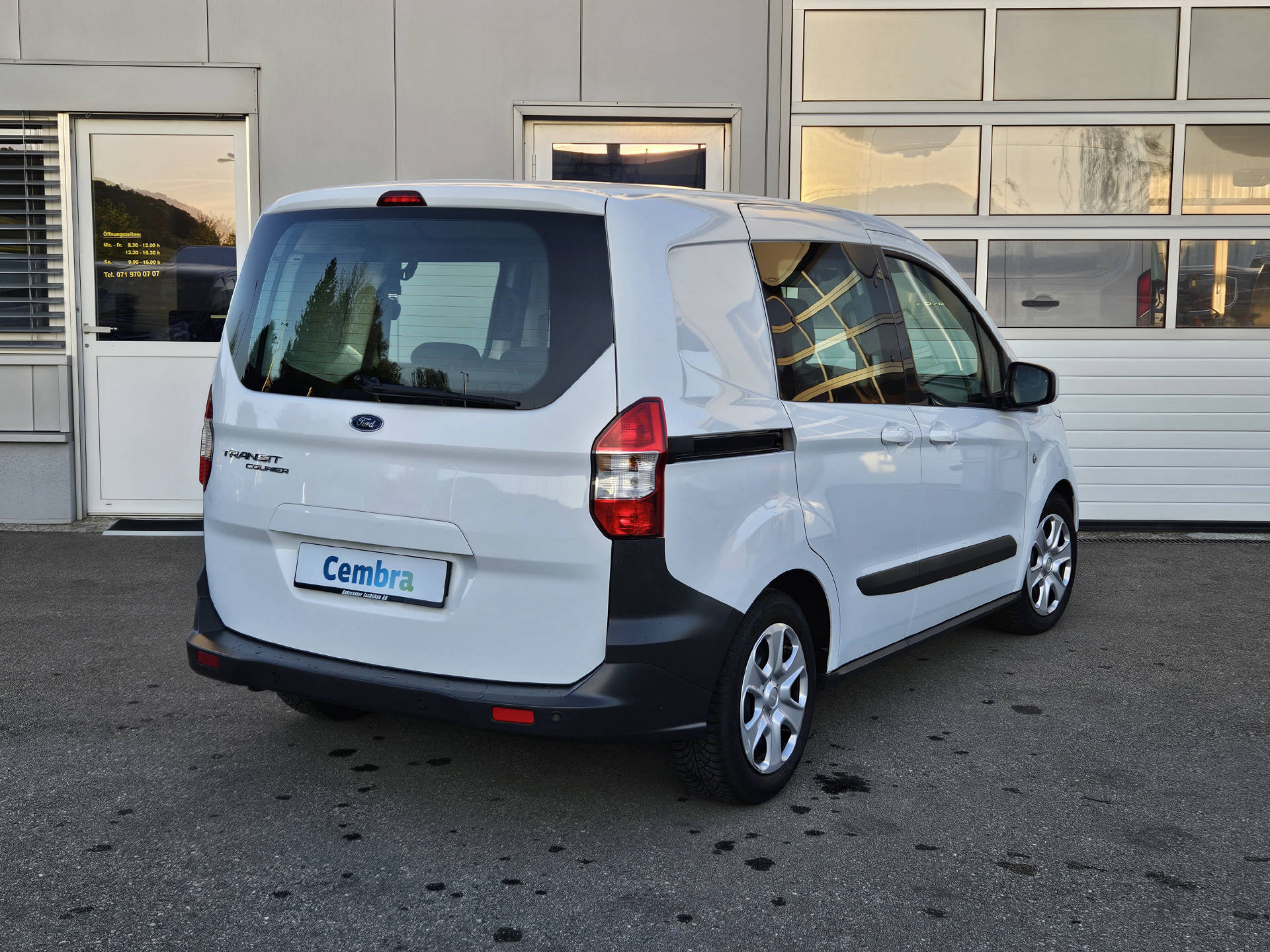 FORD Transit Courier Kombi 1.5 TDCi Trend * Frisch ab MFK * Frisch ab Service *-image-7