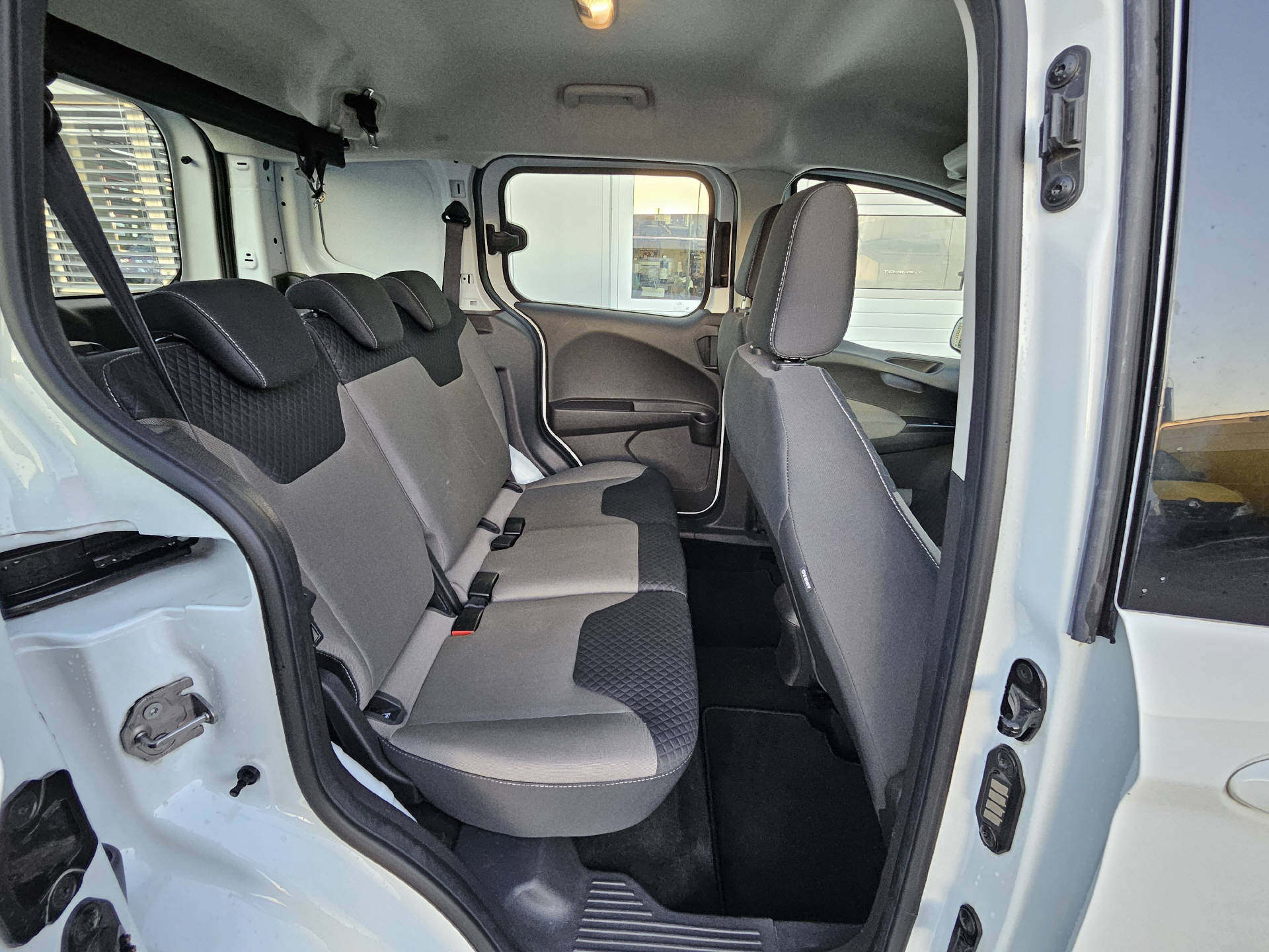 FORD Transit Courier Kombi 1.5 TDCi Trend * Frisch ab MFK * Frisch ab Service *-image-20