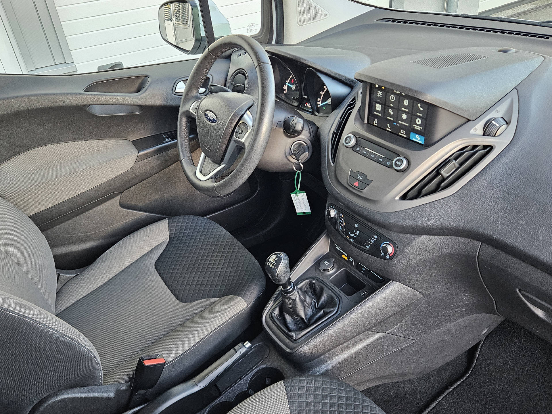 FORD Transit Courier Kombi 1.5 TDCi Trend * Frisch ab MFK * Frisch ab Service *-image-19