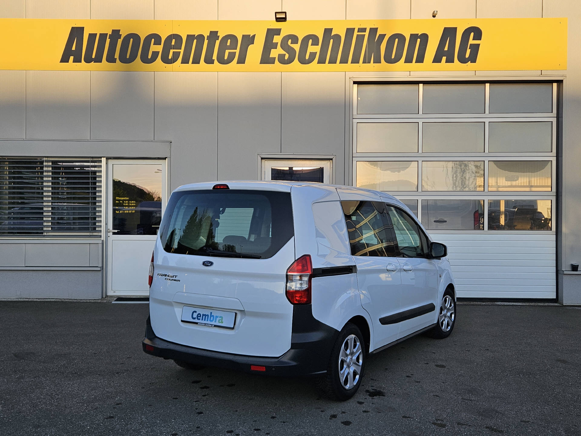FORD Transit Courier Kombi 1.5 TDCi Trend * Frisch ab MFK * Frisch ab Service *-image-6