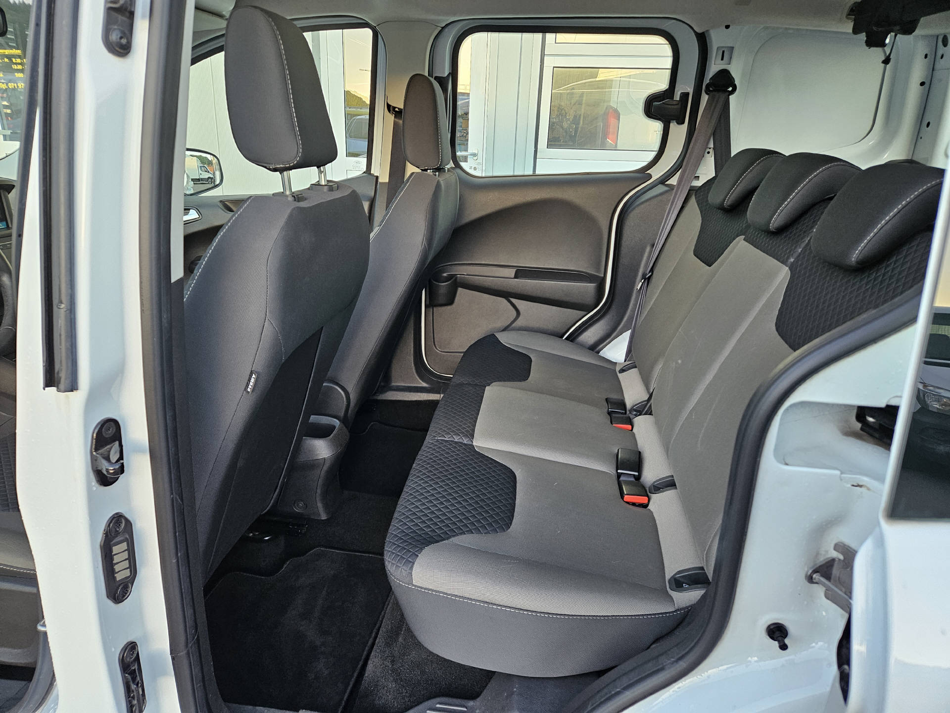 FORD Transit Courier Kombi 1.5 TDCi Trend * Frisch ab MFK * Frisch ab Service *-image-17