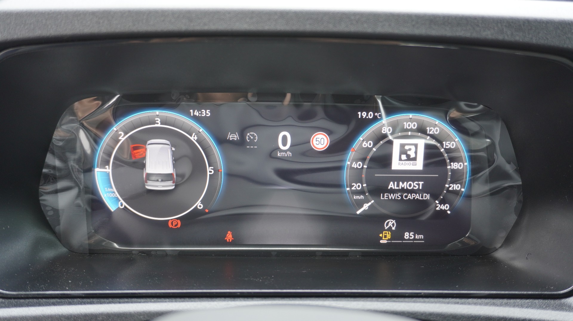 VW Cargo-showroom-element-2