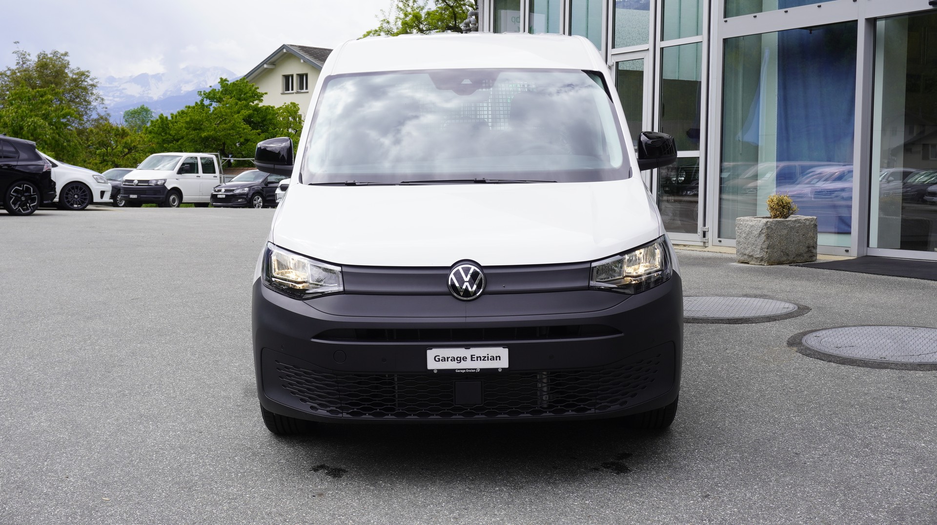 VW Cargo-image-13