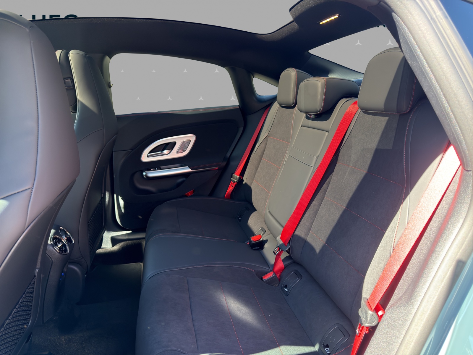 MERCEDES-BENZ CLA 220 8G-DCT 4Matic-image-13