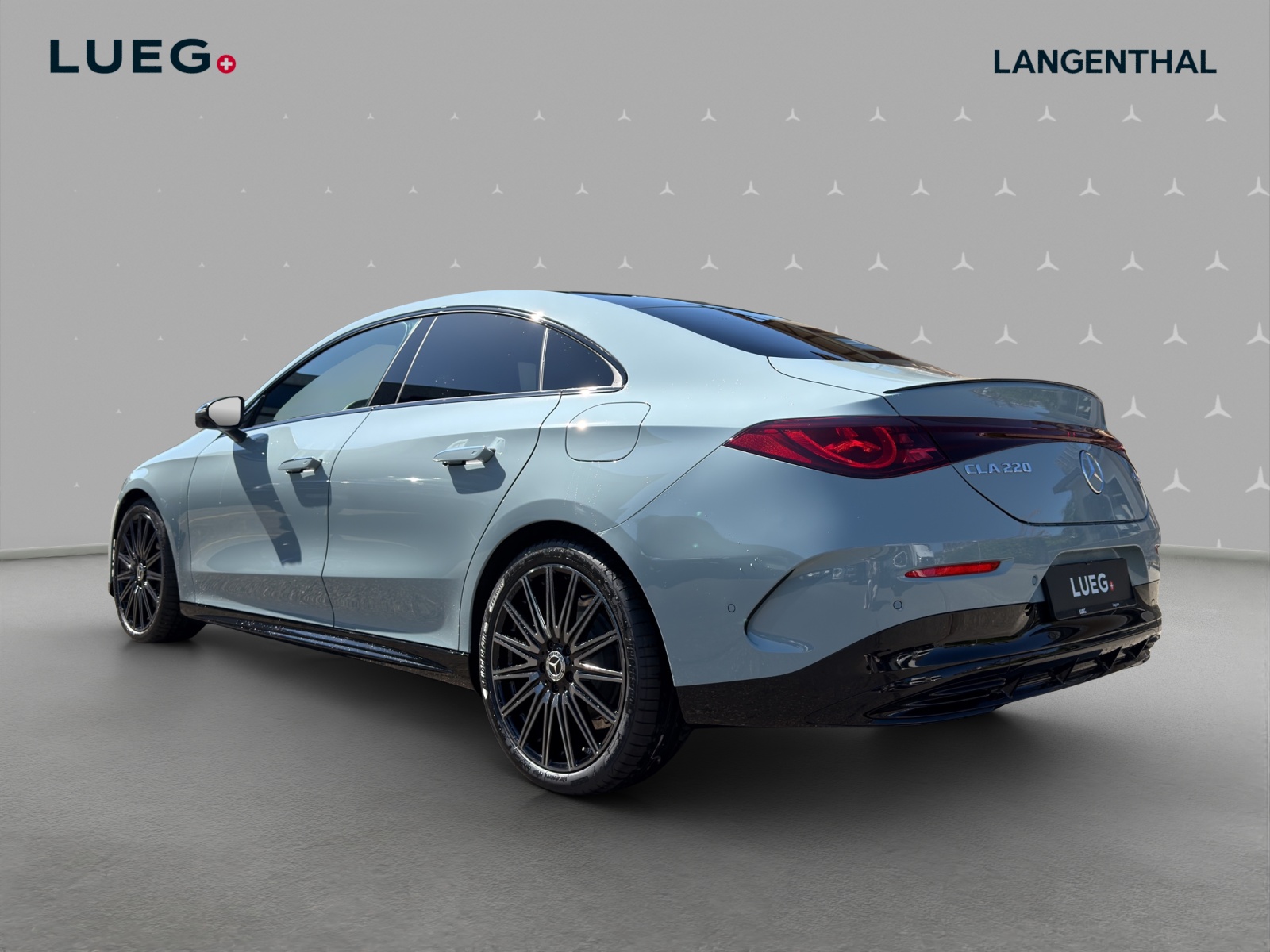 MERCEDES-BENZ CLA 220 8G-DCT 4Matic-image-2