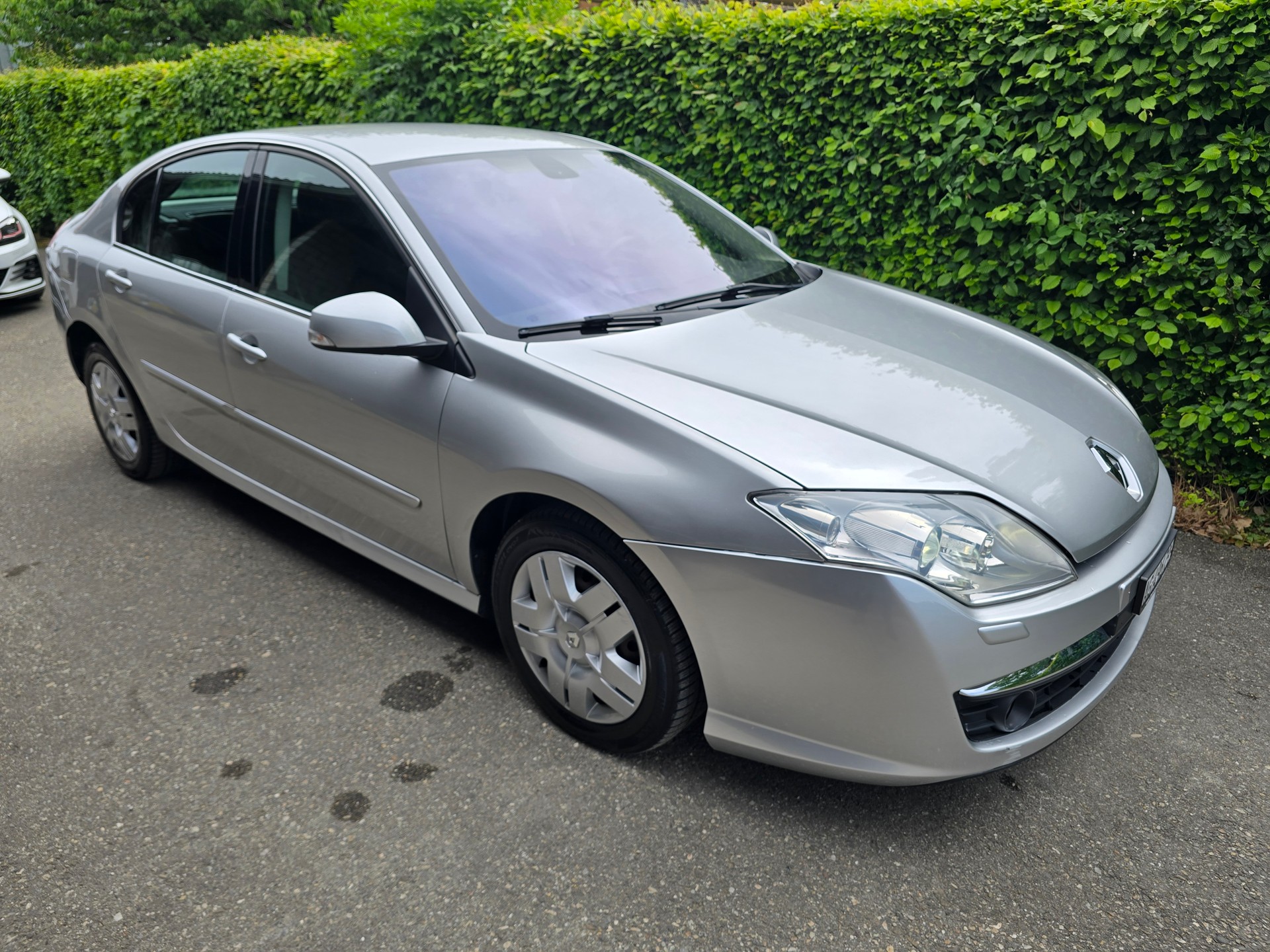 RENAULT Laguna 2.0 dCi Dynamique Automatic-image-4