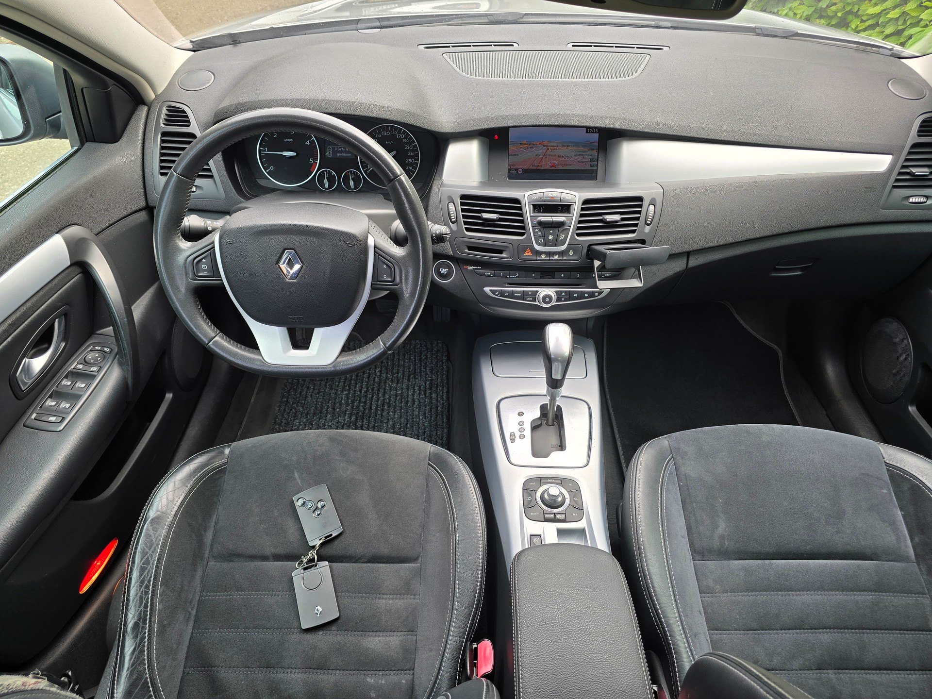 RENAULT Laguna 2.0 dCi Dynamique Automatic-image-8