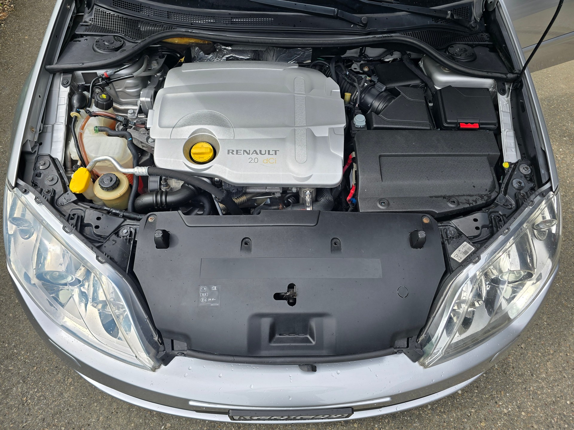 RENAULT Laguna 2.0 dCi Dynamique Automatic-image-14