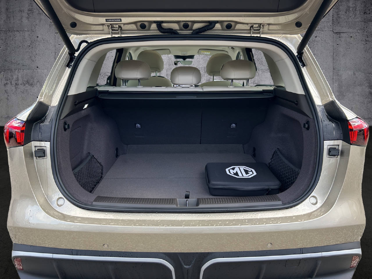 MG S6 EV 77 kWh Luxury 4WD-image-8