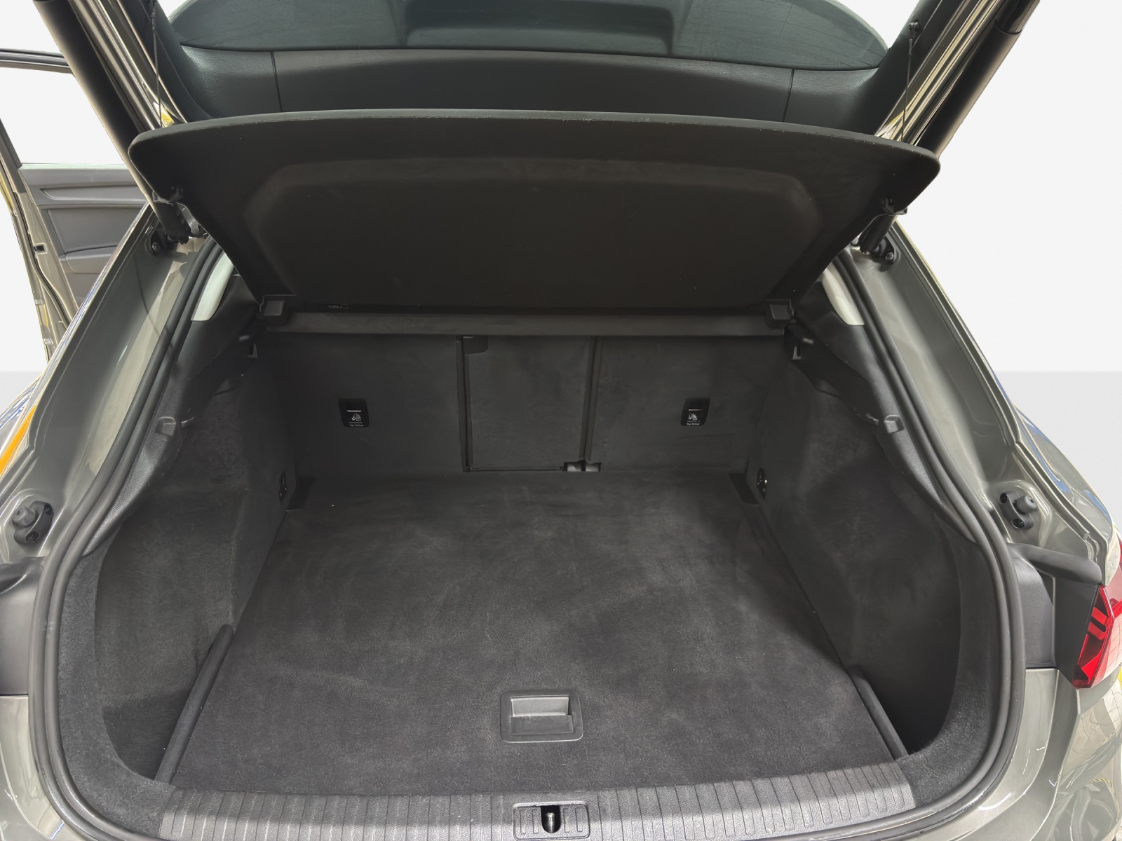 AUDI Q3 Sportback 35 TFSI Attraction S-tronic-image-12