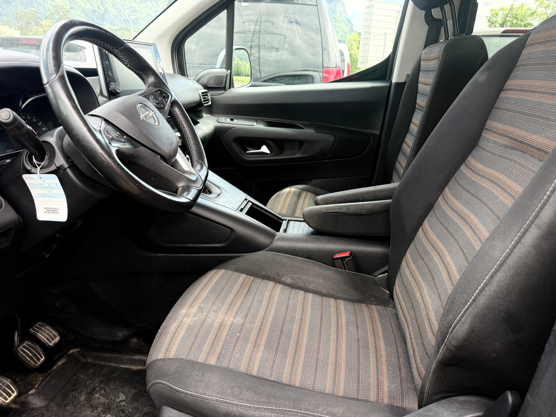 OPEL Combo Life XL 1.2 Enjoy-image-8