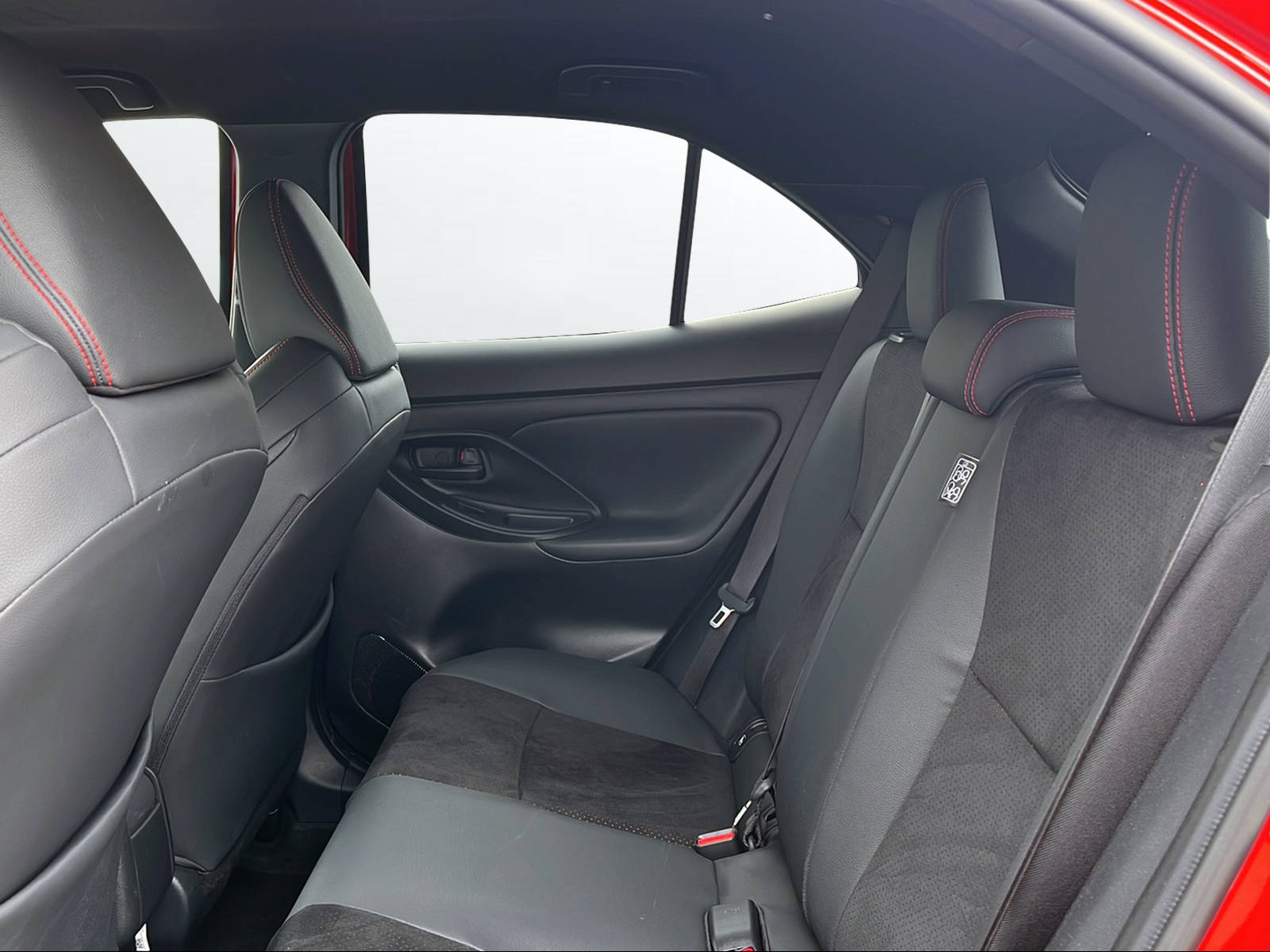 TOYOTA Yaris Cross 1.5 GR Sport e-CVT-image-8
