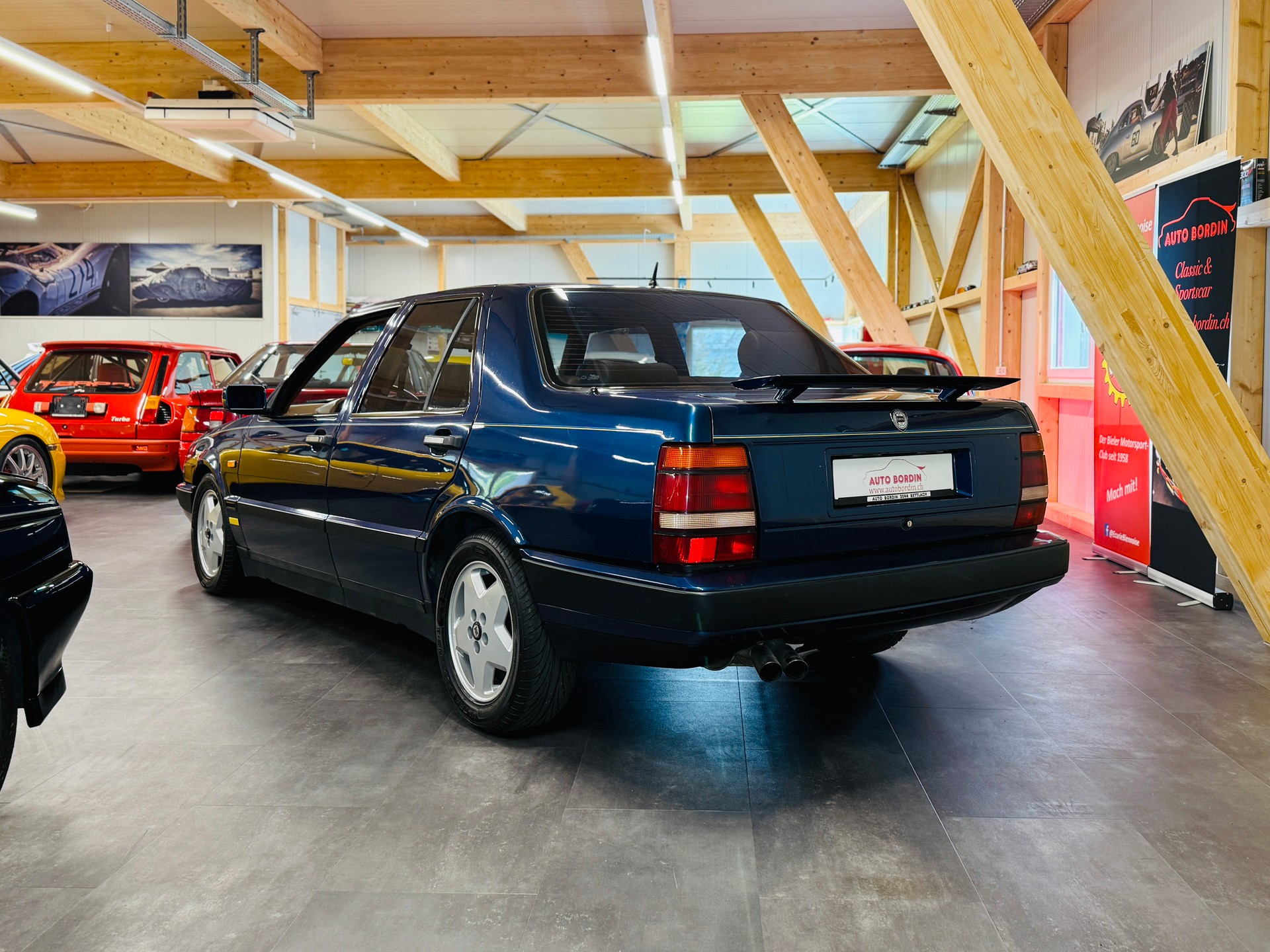 LANCIA Thema 8.32 Ferrari „Blu Blizzard“-image-11