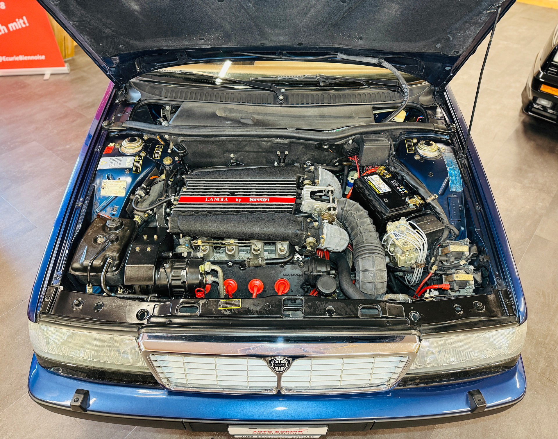 LANCIA Thema 8.32 Ferrari „Blu Blizzard“-image-2