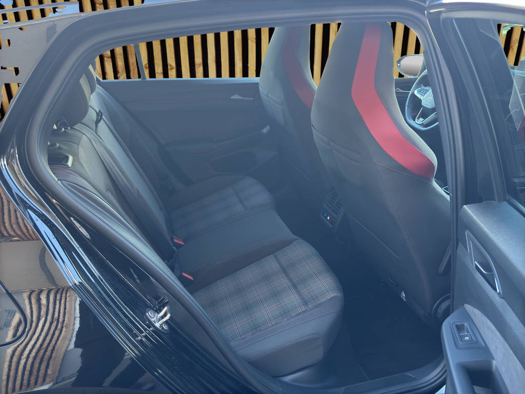 VW Golf VIII 2.0 TSI GTI DSG-image-5