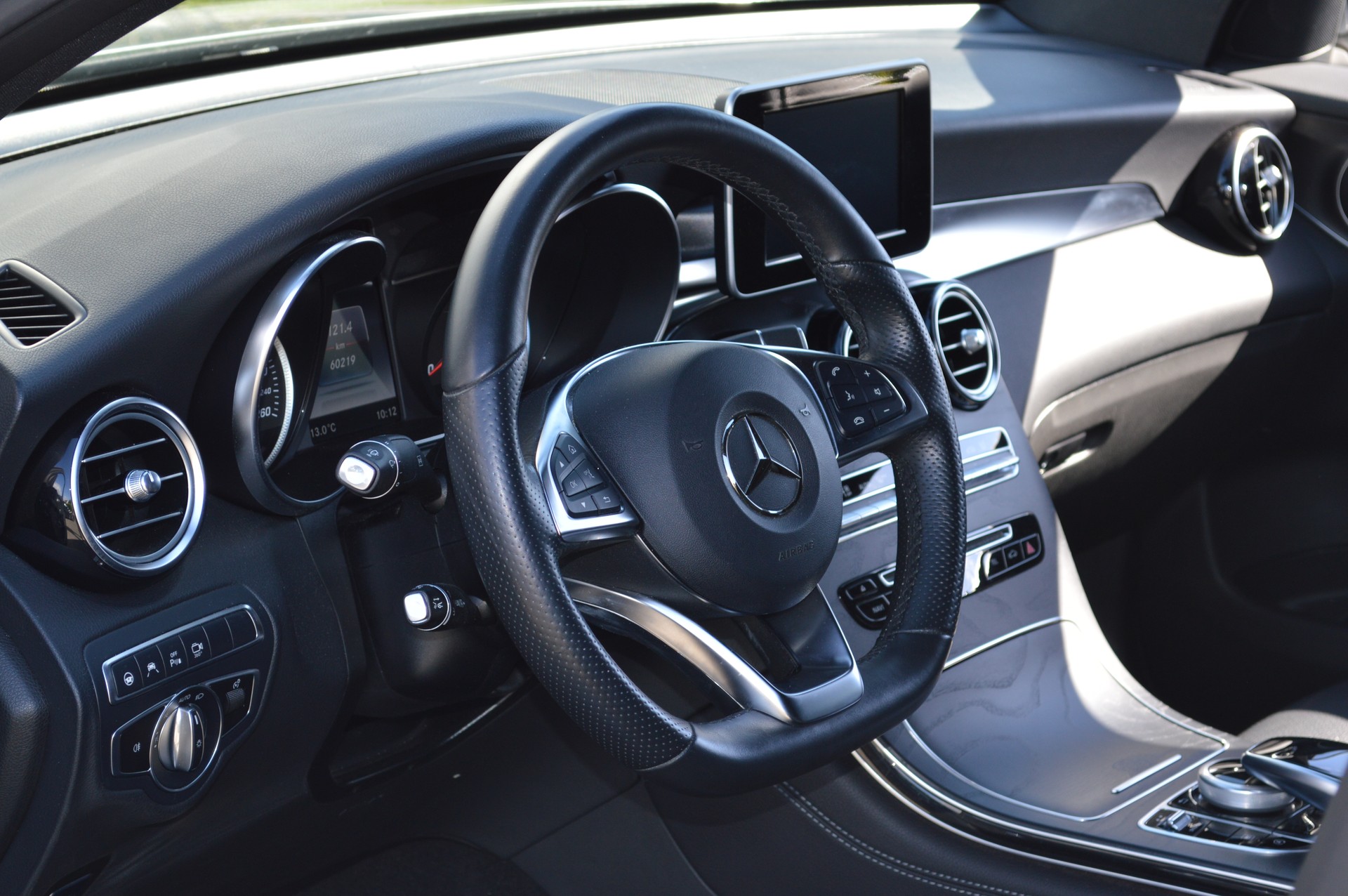 MERCEDES-BENZ GLC Coupé 250 AMG Line 4Matic 9G-Tronic-image-8