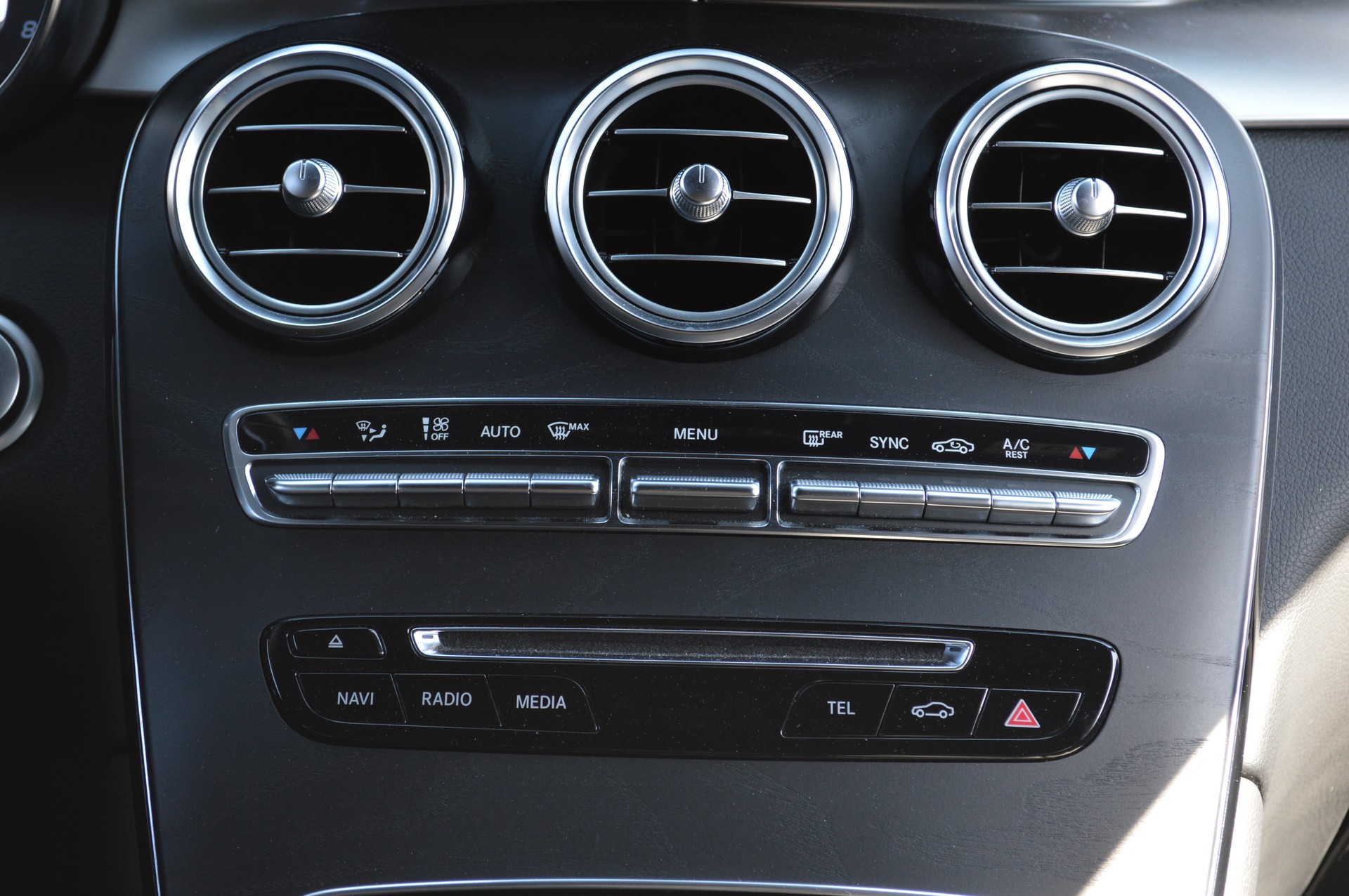 MERCEDES-BENZ GLC Coupé 250 AMG Line 4Matic 9G-Tronic-image-18
