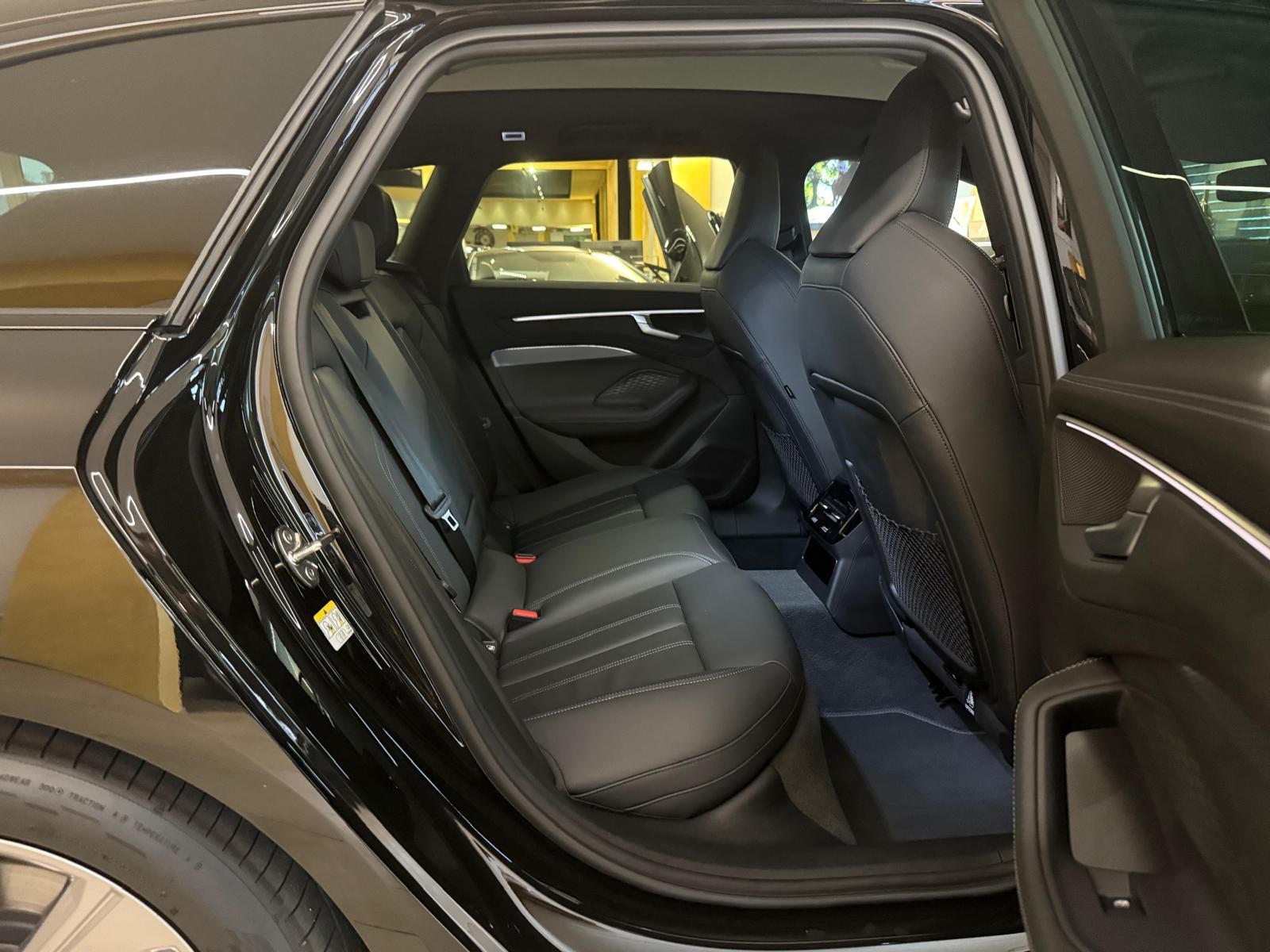 AUDI A6 Avant TDI quattro 150 kW S tronic-image-17