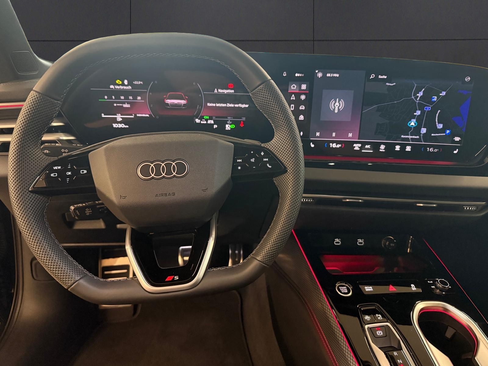AUDI A6 Avant TDI quattro 150 kW S tronic-image-12