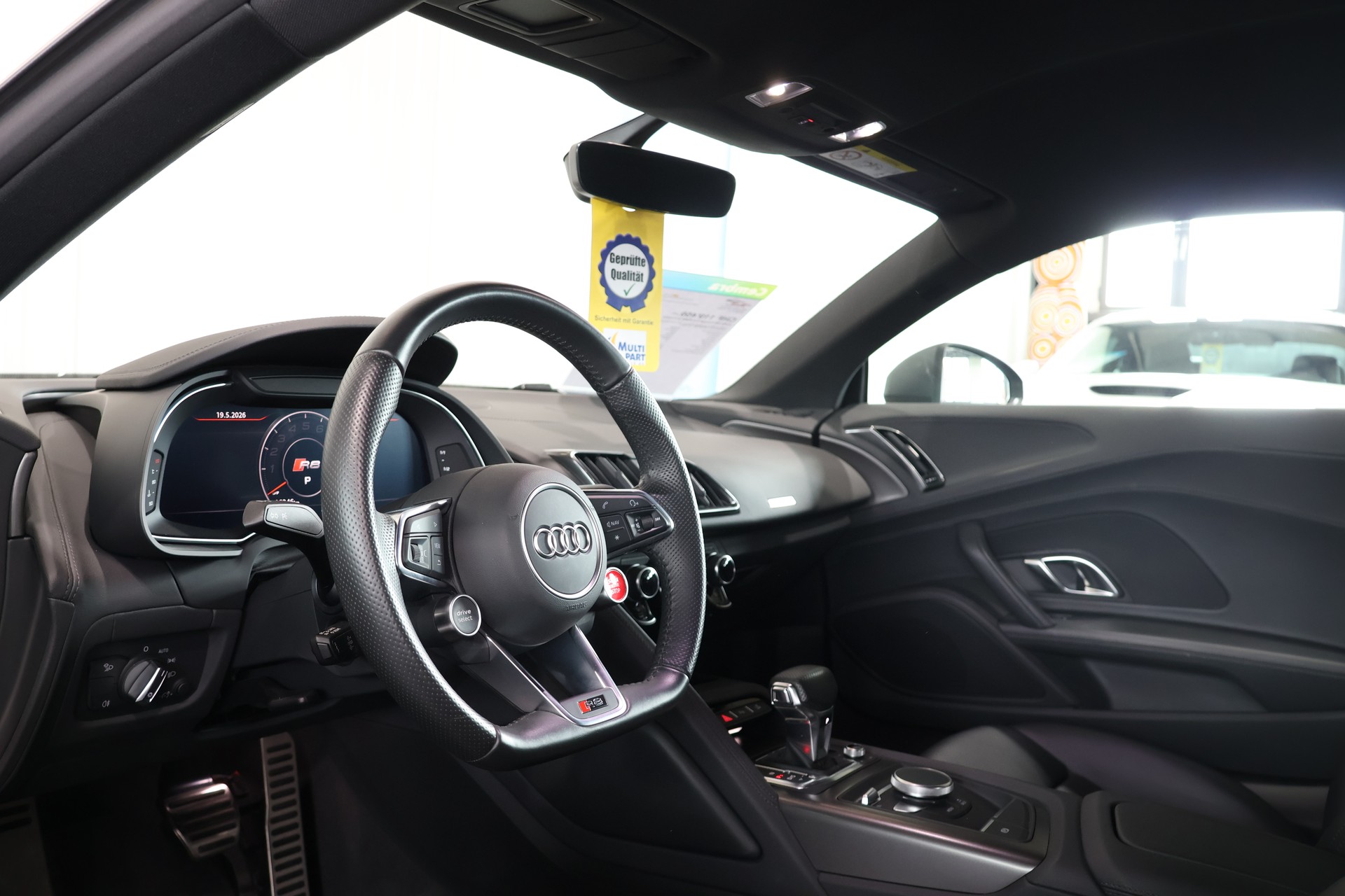 AUDI R8 Coupé 5.2 RWS S-Tronic-image-10