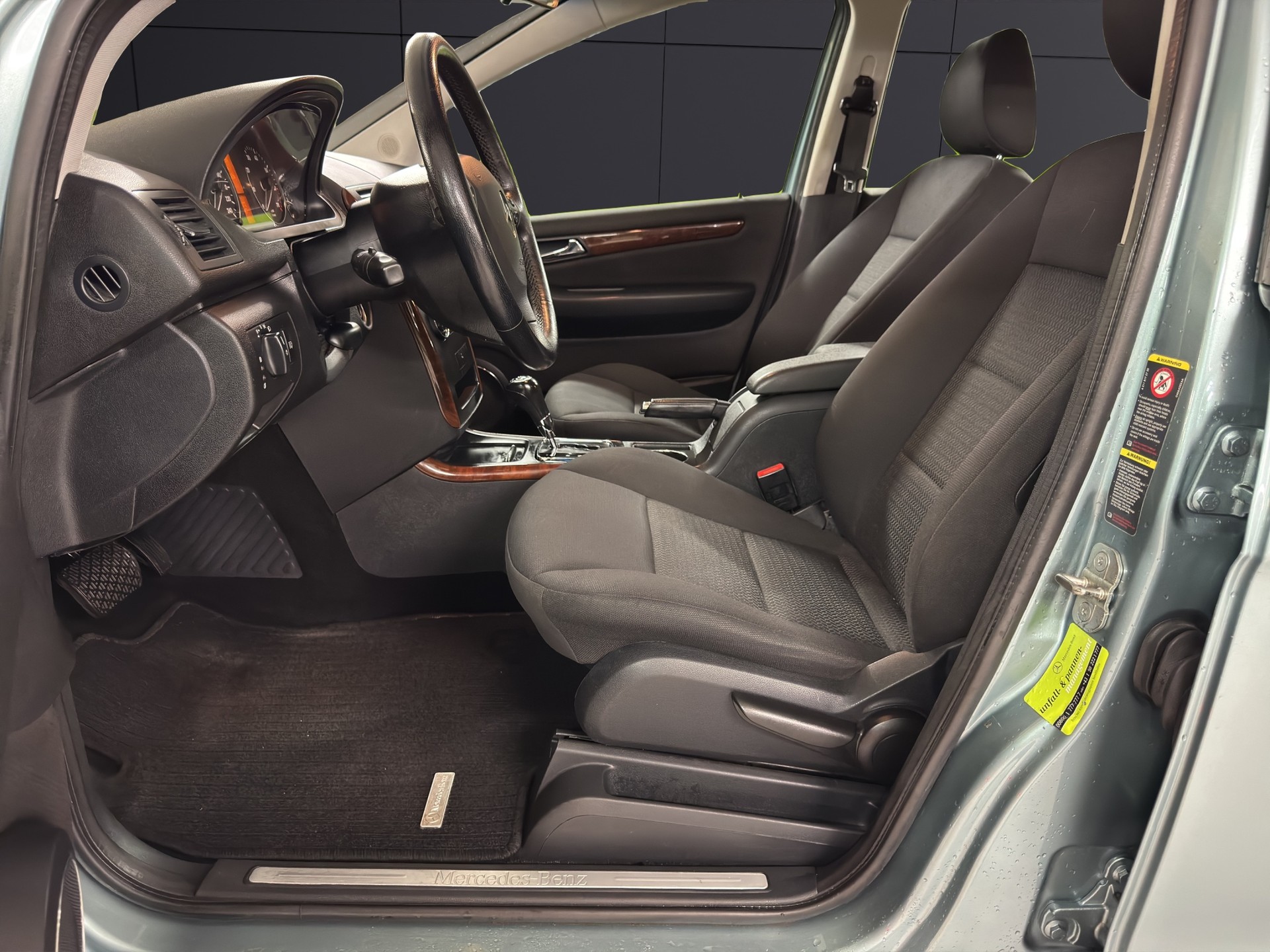 MERCEDES-BENZ A 170 Elégance-image-9