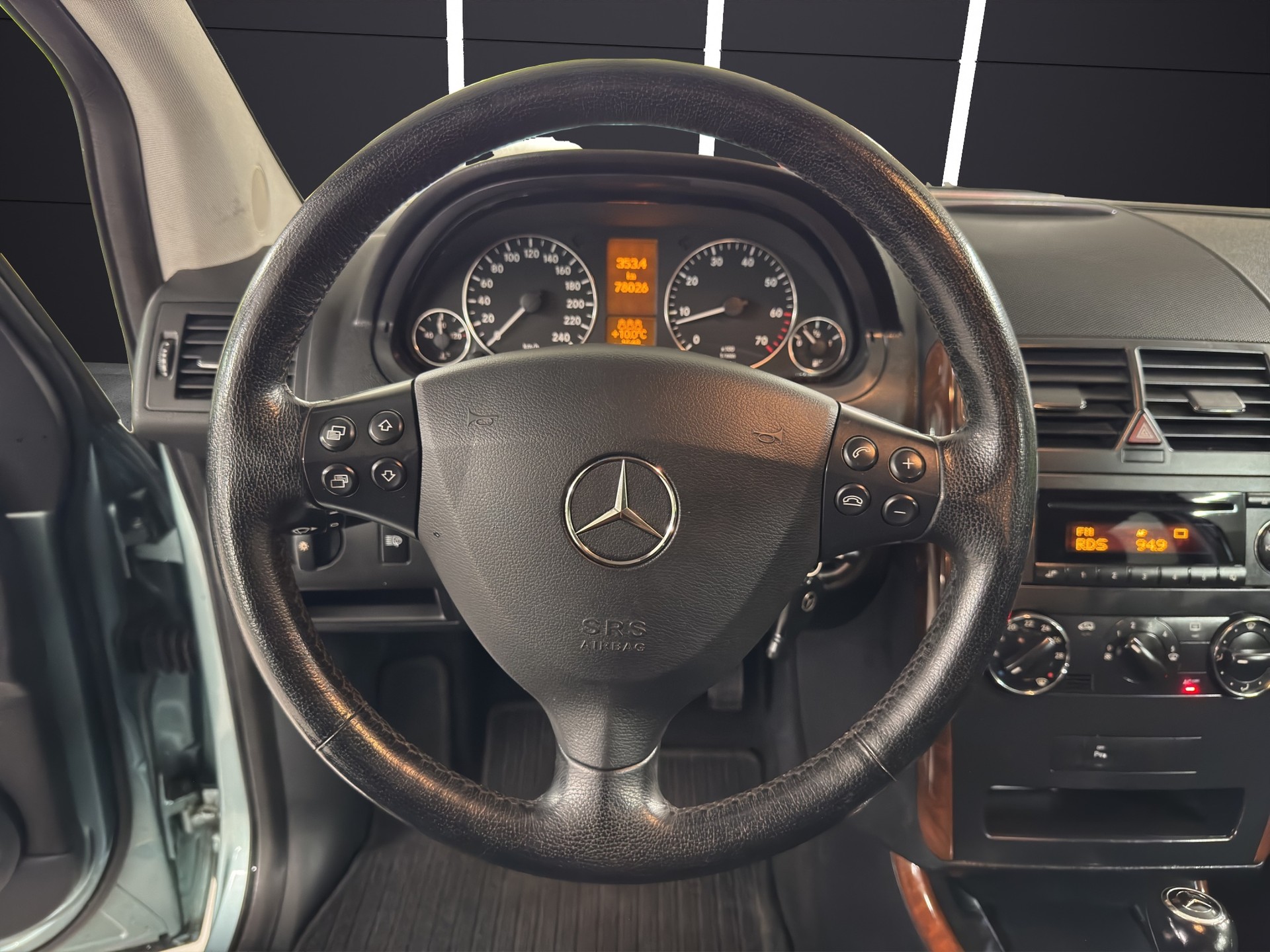 MERCEDES-BENZ A 170 Elégance-image-11