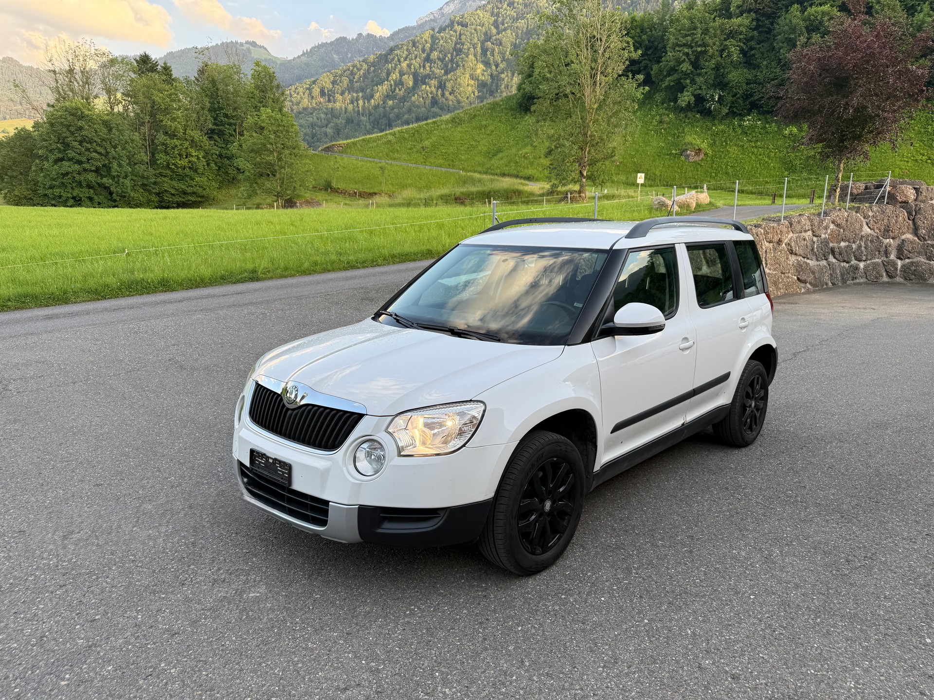 SKODA Yeti 2.0 TDI AllDrive 4x4-showroom-element-1