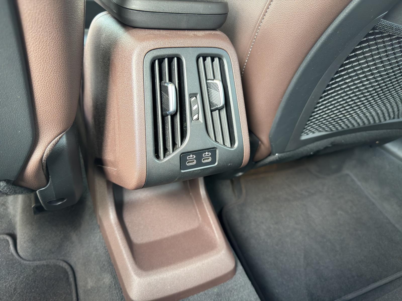 BMW X1 xDrive23i-image-18