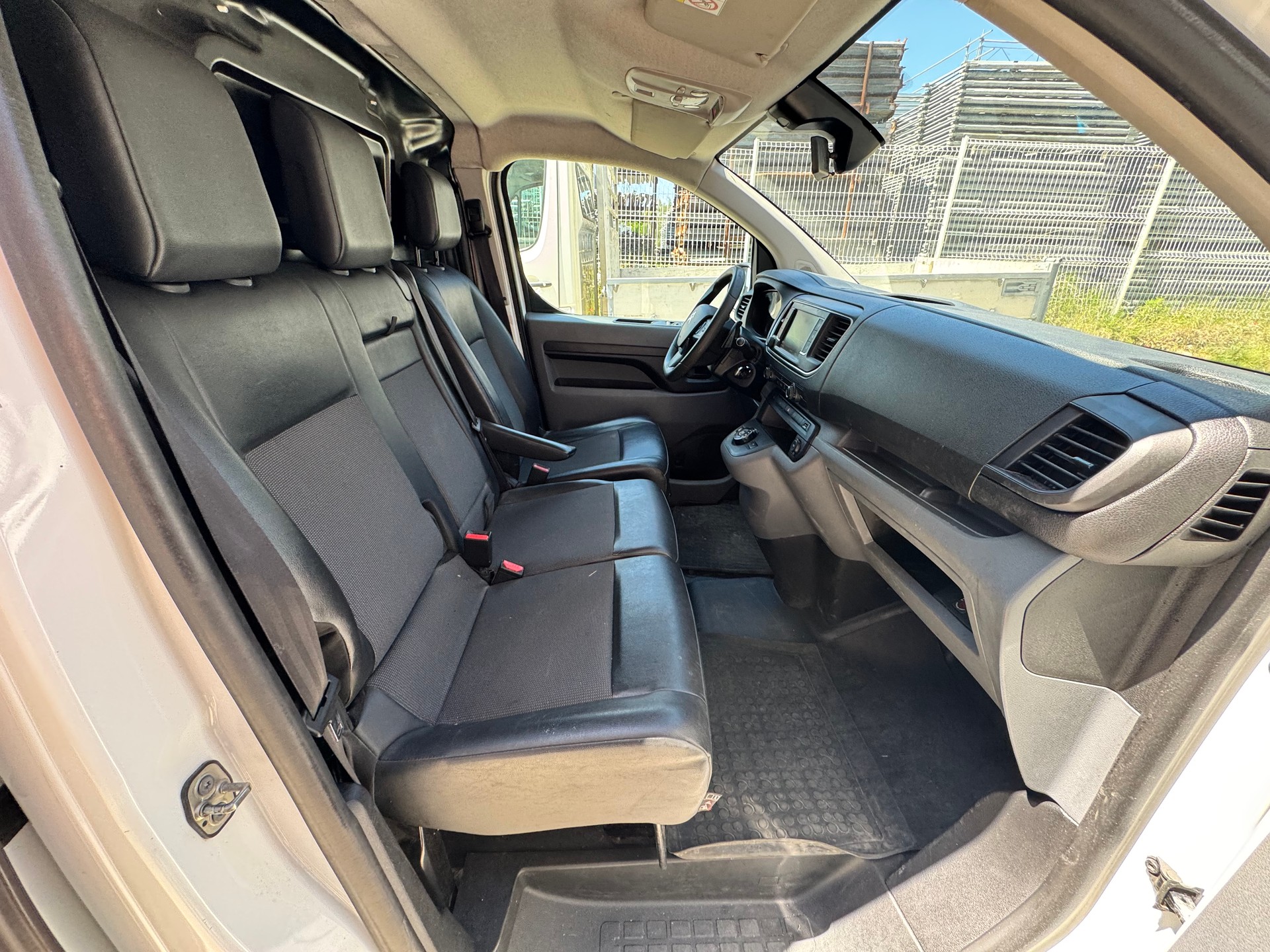 CITROEN Jumpy 2.0 BlueHDi 120 M Club EAT8 garantie 2 ans 🇨🇭-image-6