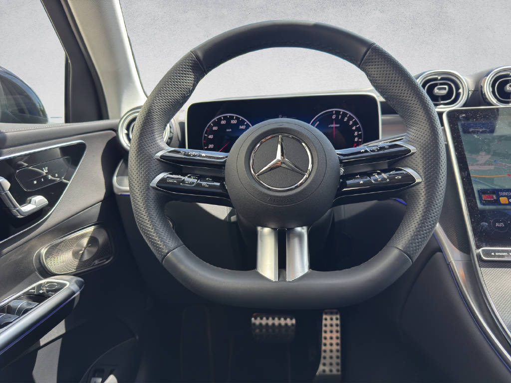 MERCEDES-BENZ GLC 300 e AMG Line 4Matic EQ Star-image-11