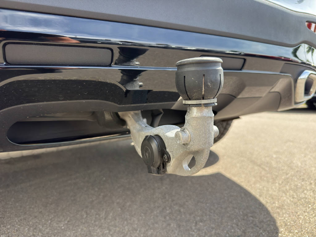 MERCEDES-BENZ GLC 300 e AMG Line 4Matic EQ Star-image-10