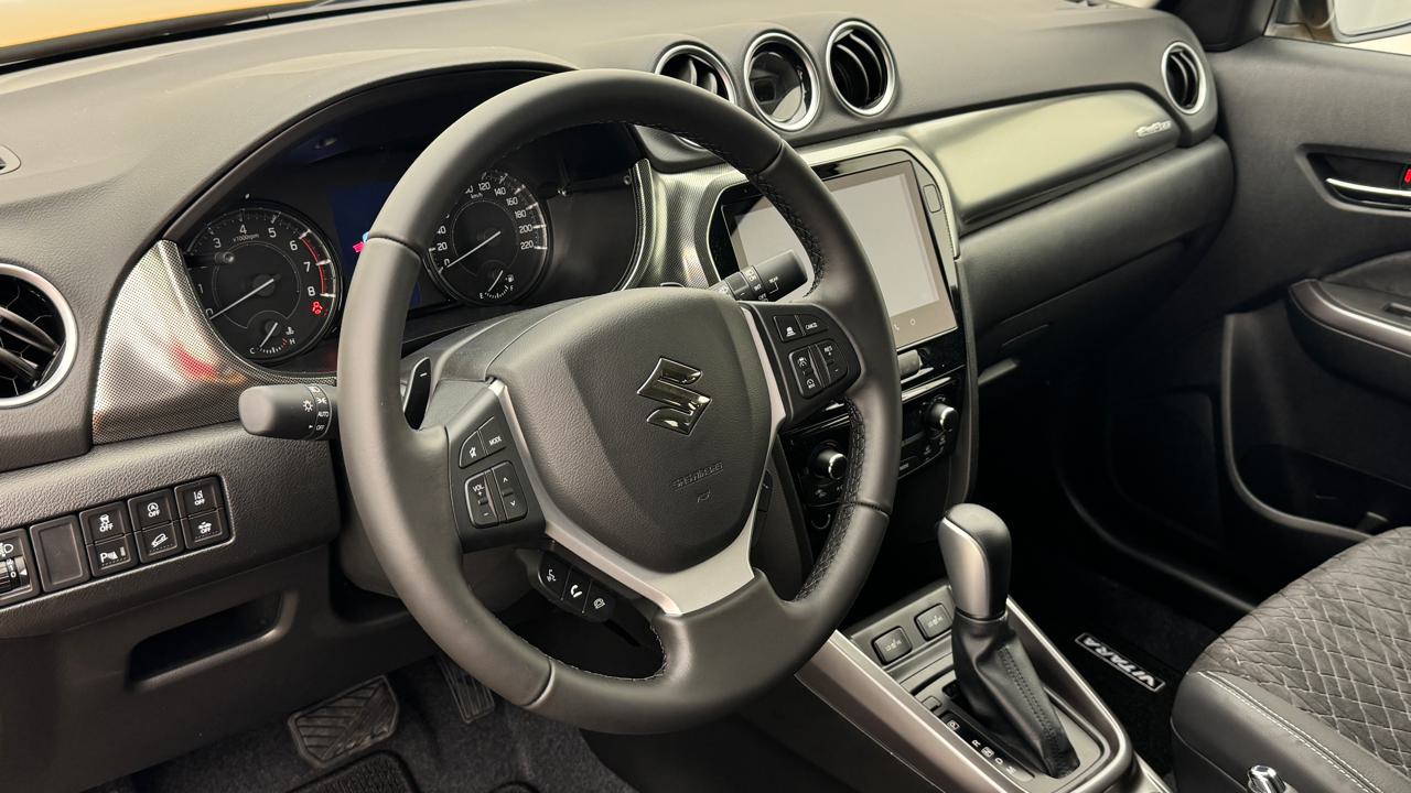 SUZUKI Vitara 1.4 Boosterjet Compact Top 4x4 Hybrid Automatic-image-6