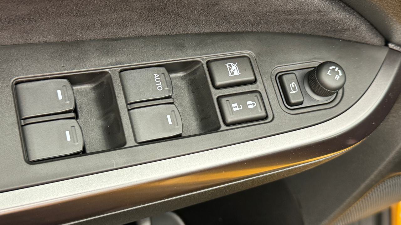 SUZUKI Vitara 1.4 Boosterjet Compact Top 4x4 Hybrid Automatic-image-8