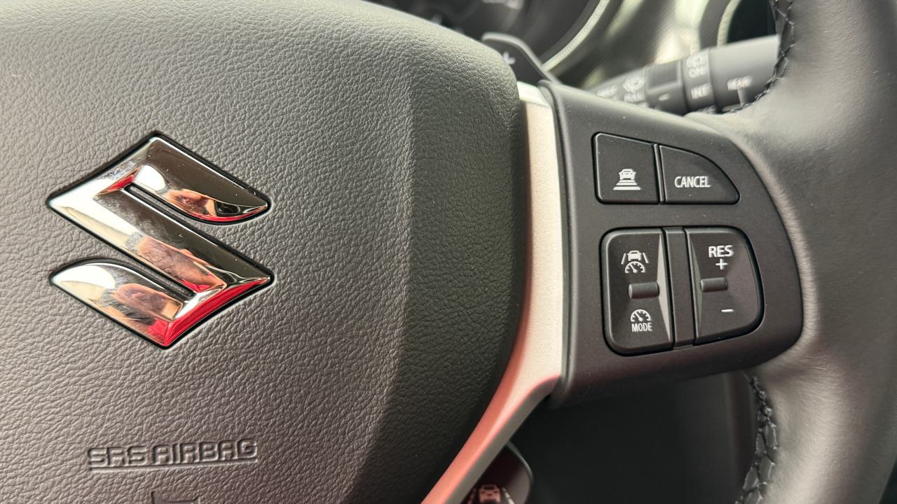 SUZUKI Vitara 1.4 Boosterjet Compact Top 4x4 Hybrid Automatic-image-9