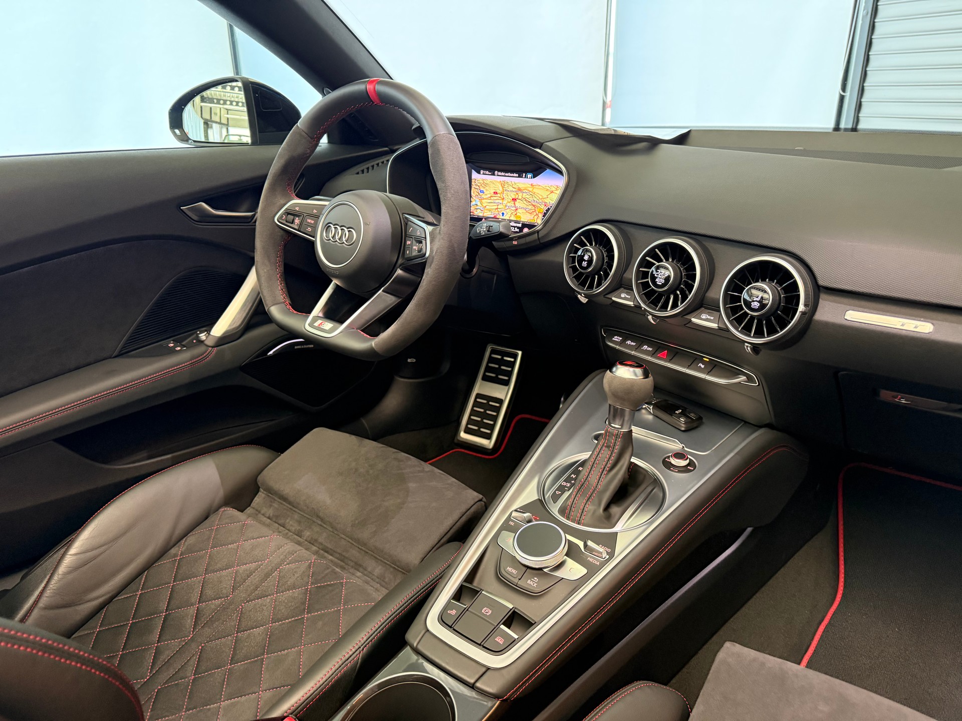 AUDI TT Roadster 2.0 45 TFSI S-Tronic-image-5