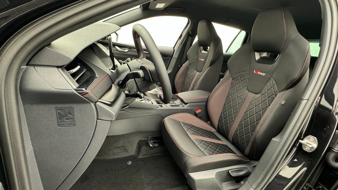 SKODA Octavia Combi 2.0 TSI DSG RS-image-4