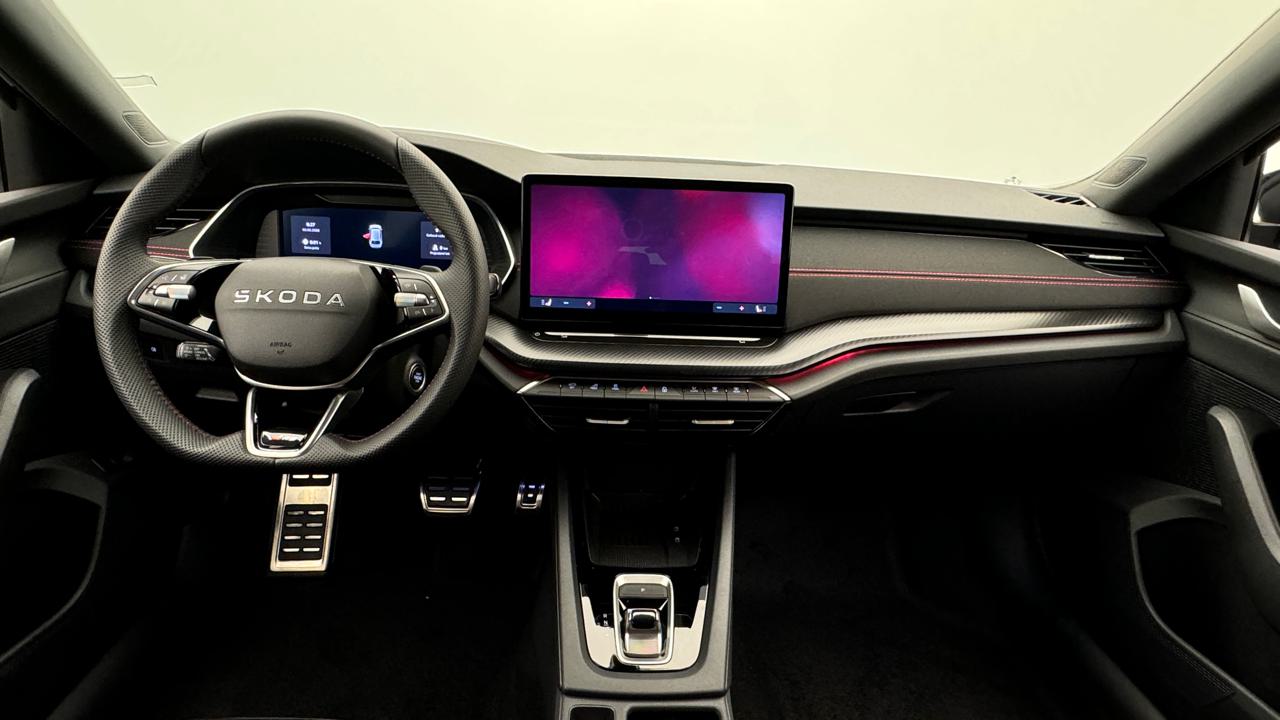 SKODA Octavia Combi 2.0 TSI DSG RS-image-5