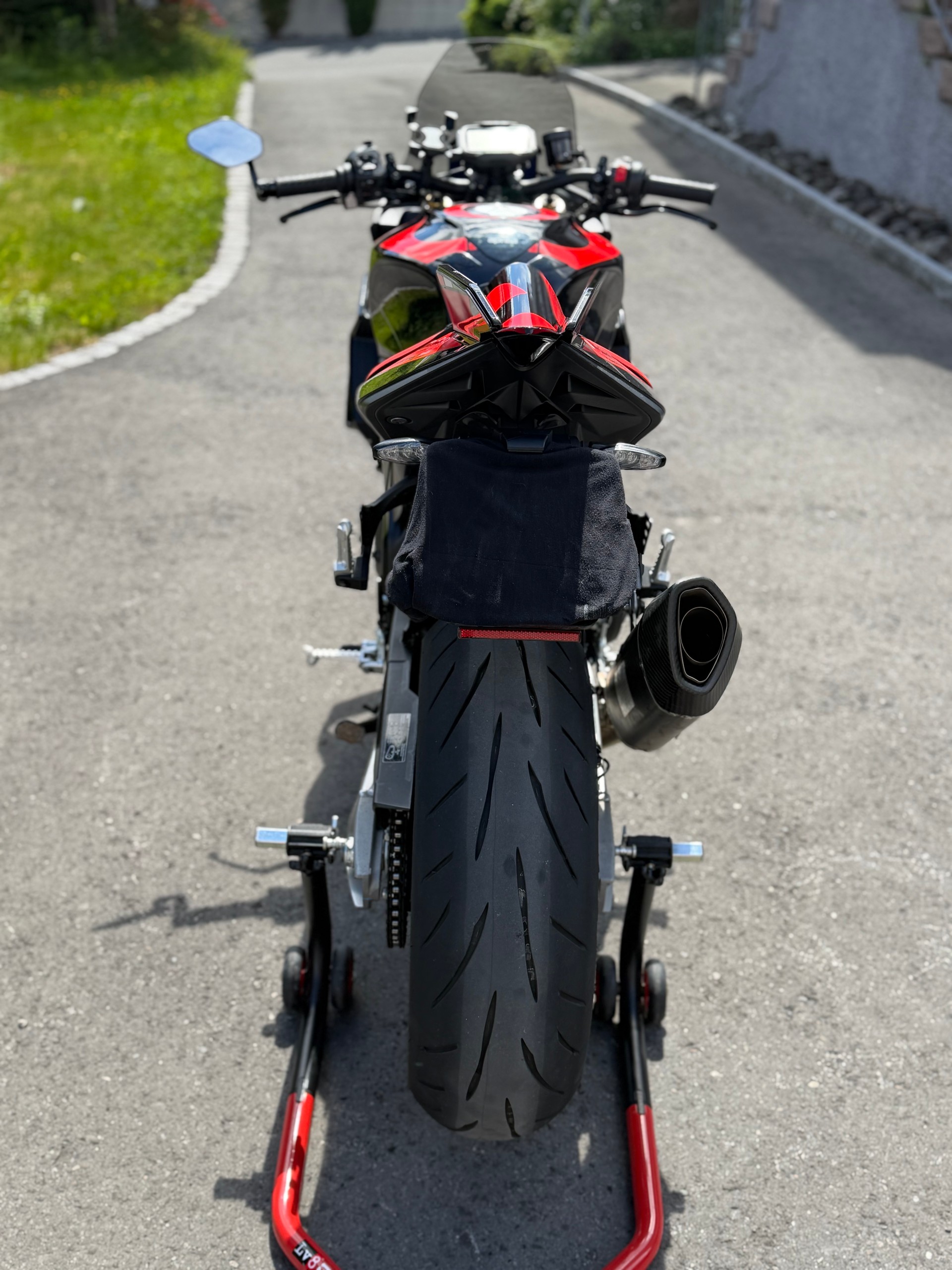 APRILIA Tuono V4 1100 E5+ Factory-image-5