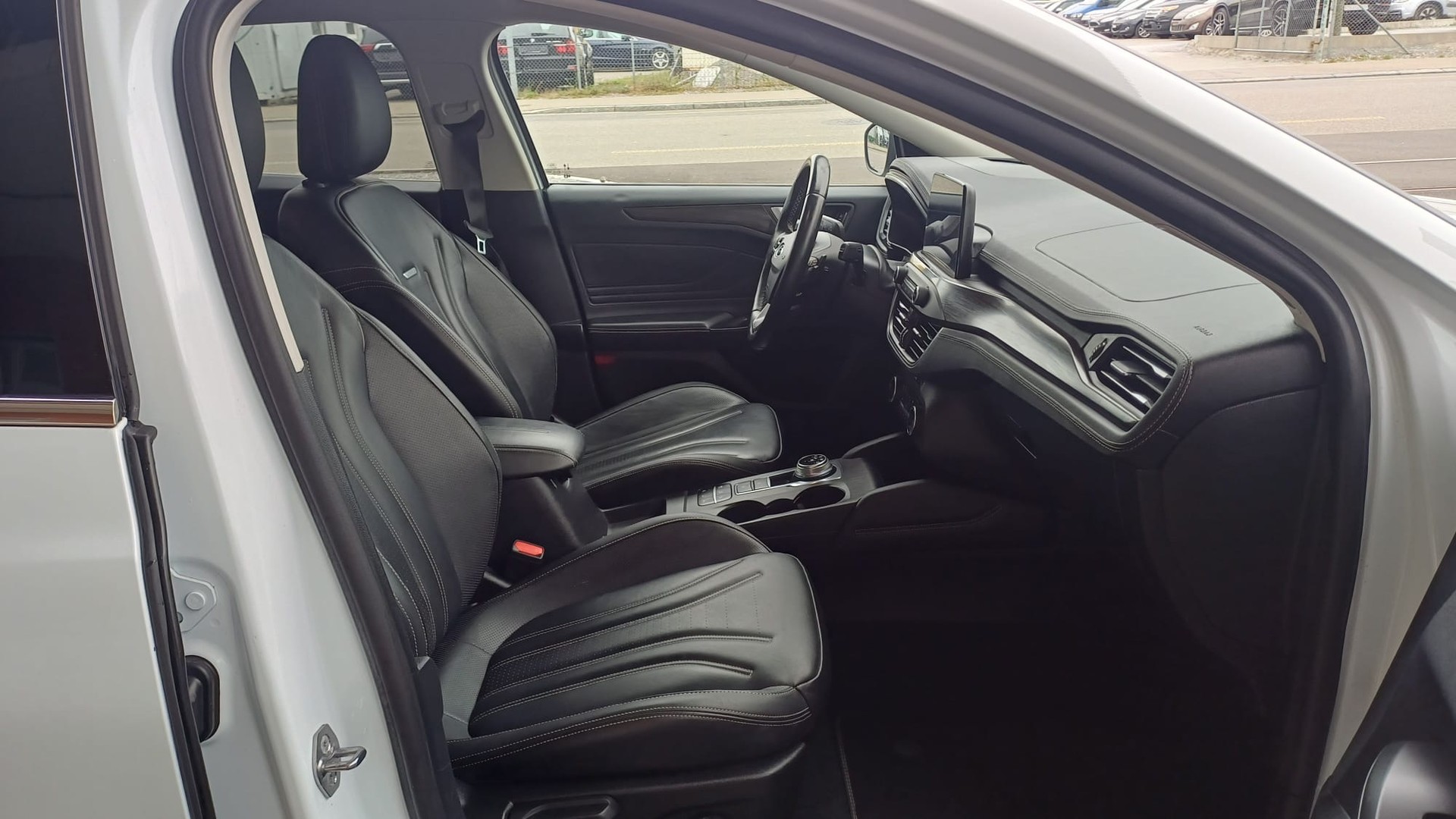 FORD Focus 2.0 TDCi Vignale Automatic-image-8