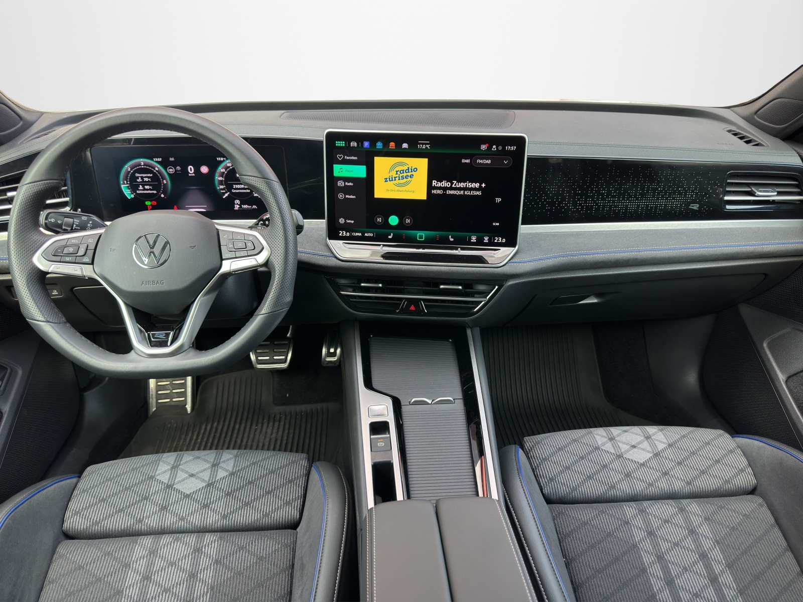 VW Passat Variant 2.0 TDI evo R-Line 4 Motion DSG *Anhängerkupplung 2200kg*-image-10