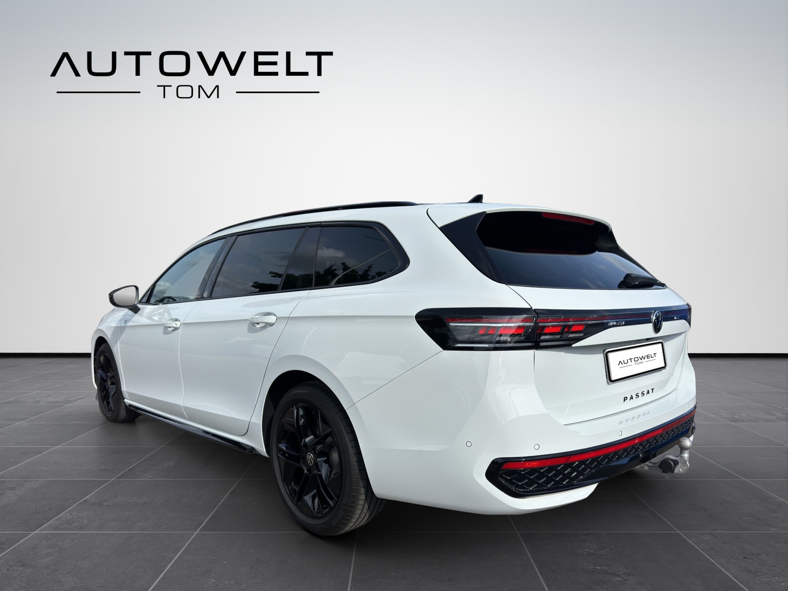 VW Passat Variant 2.0 TDI evo R-Line 4 Motion DSG *Anhängerkupplung 2200kg*-image-2