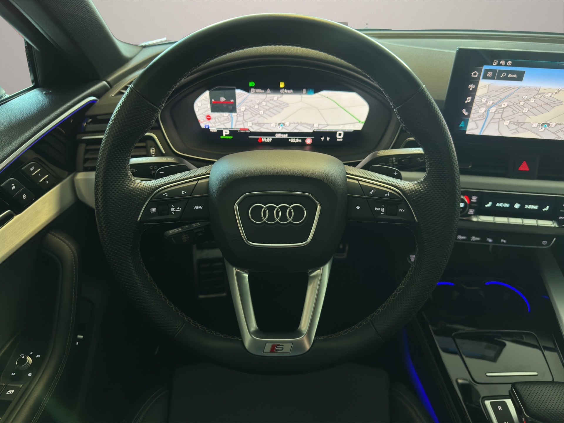AUDI A4 Avant 40 TDI S line Attraction quattro S-tronic-image-12