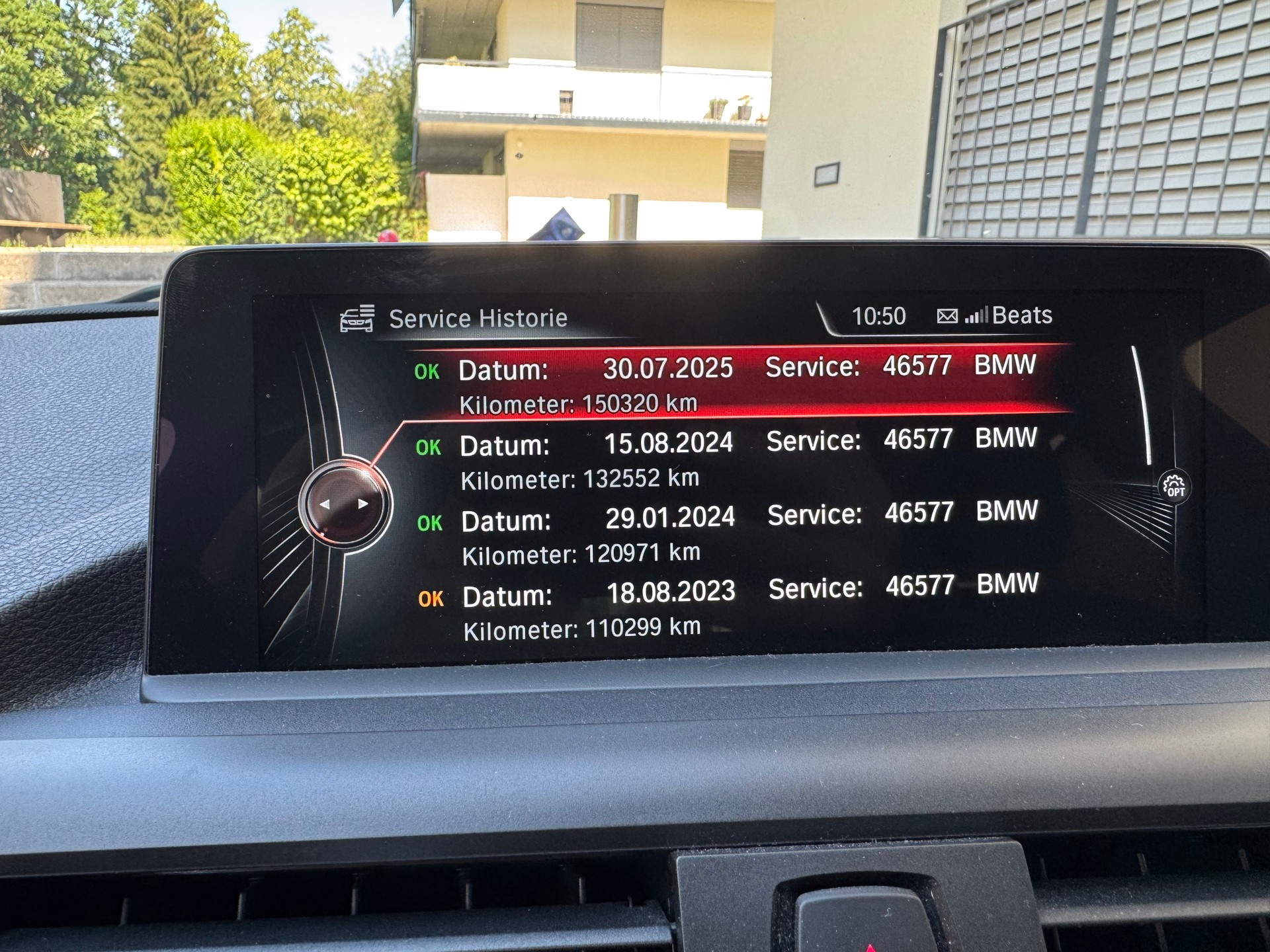 BMW 118d xDrive-image-11